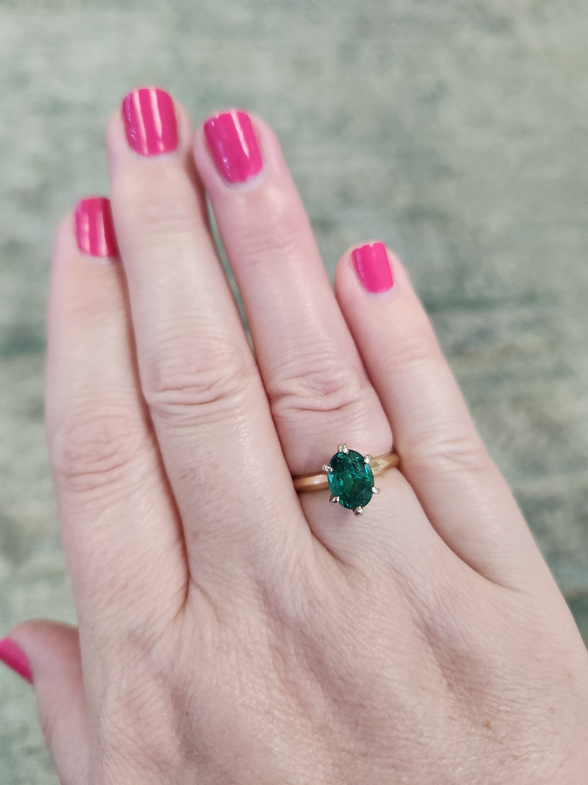 Vivid Sparkling Natural Oval Cut Emerald Solitaire Ring in 14k Yellow Gold