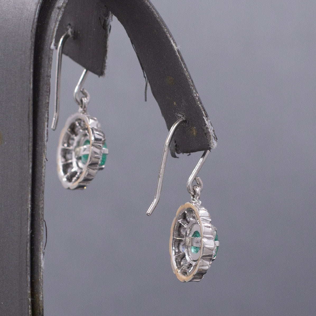Art Deco Natural Emerald and Old Mine Cut Diamond Dangle Earrings in Platinum