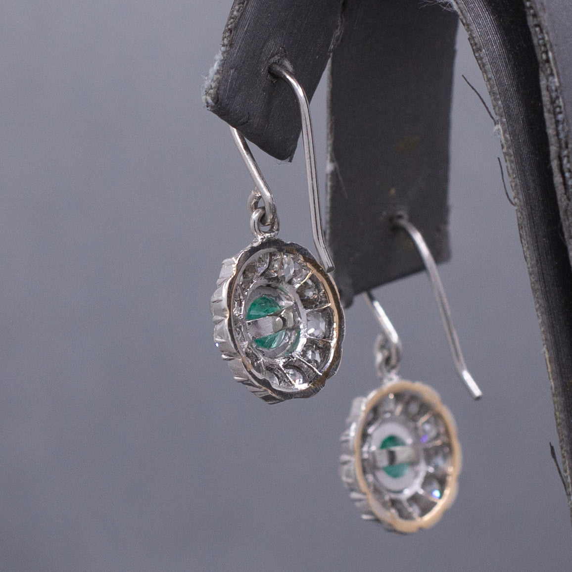 Art Deco Natural Emerald and Old Mine Cut Diamond Dangle Earrings in Platinum