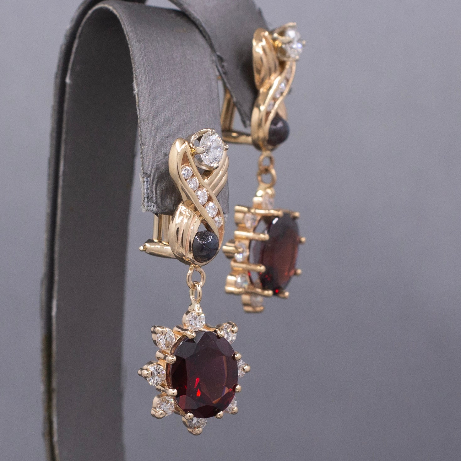 Vintage Diamond and Garnet Dangle Drop Earrings in 14k Yellow Gold