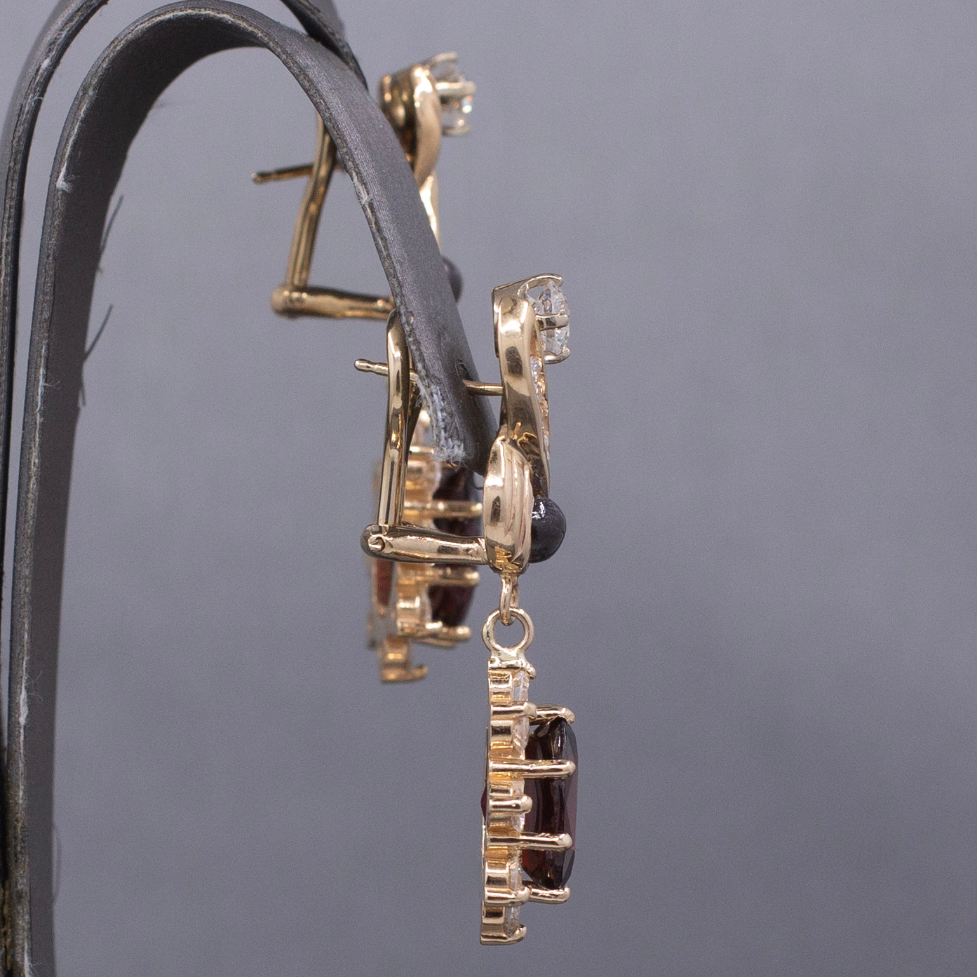 Vintage Diamond and Garnet Dangle Drop Earrings in 14k Yellow Gold