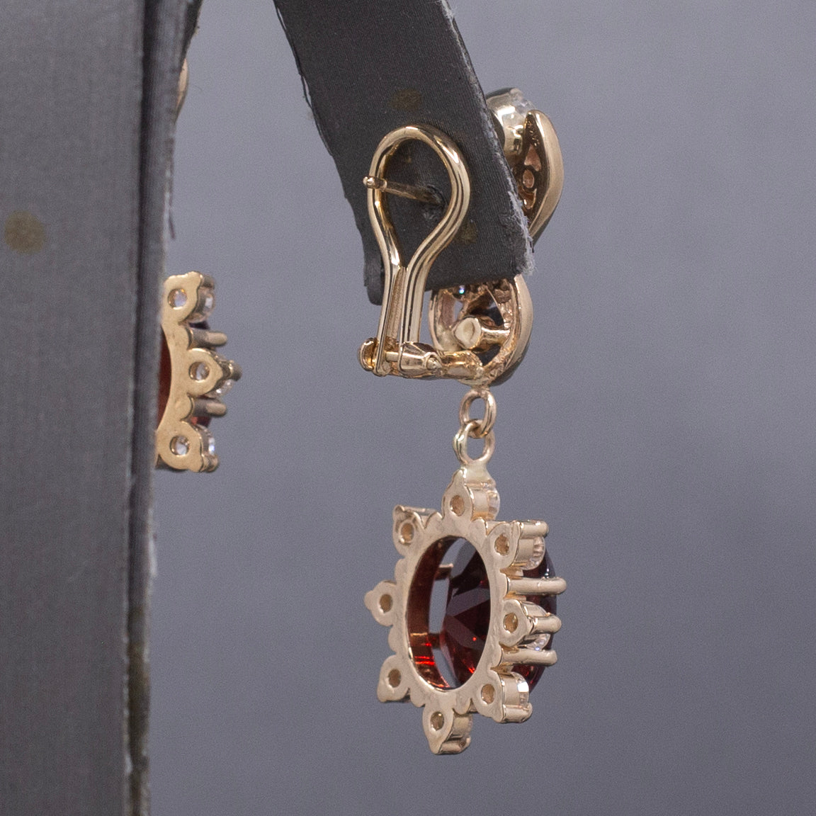Vintage Diamond and Garnet Dangle Drop Earrings in 14k Yellow Gold
