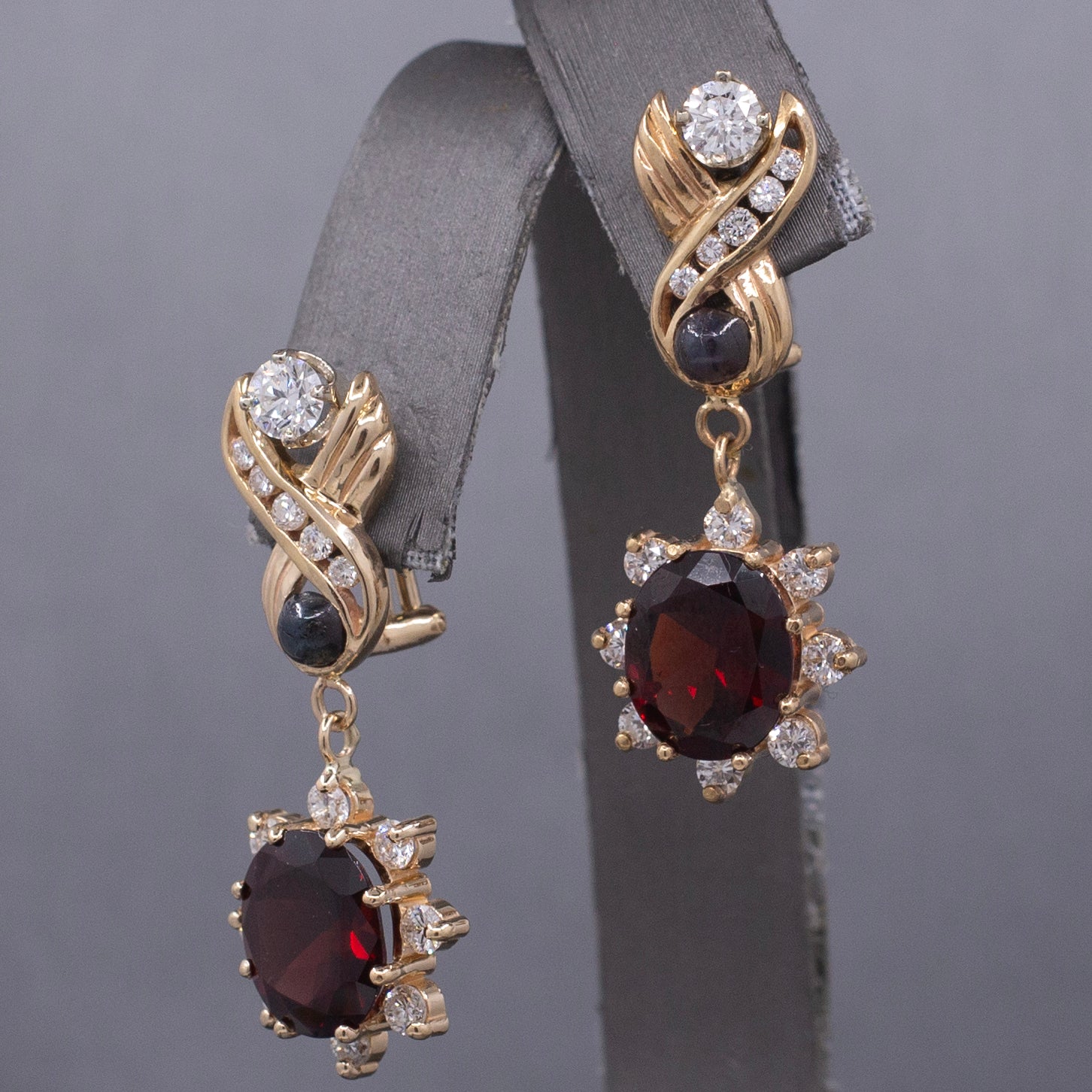 Vintage Diamond and Garnet Dangle Drop Earrings in 14k Yellow Gold