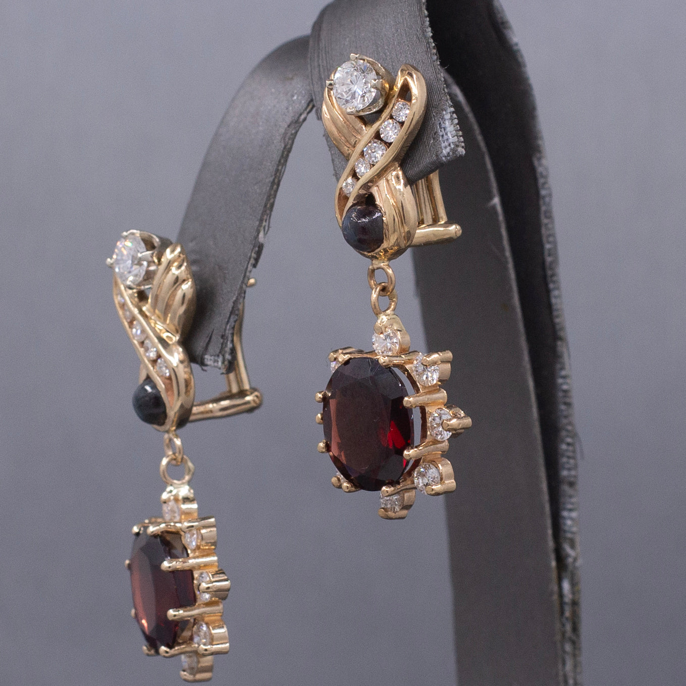 Vintage Diamond and Garnet Dangle Drop Earrings in 14k Yellow Gold