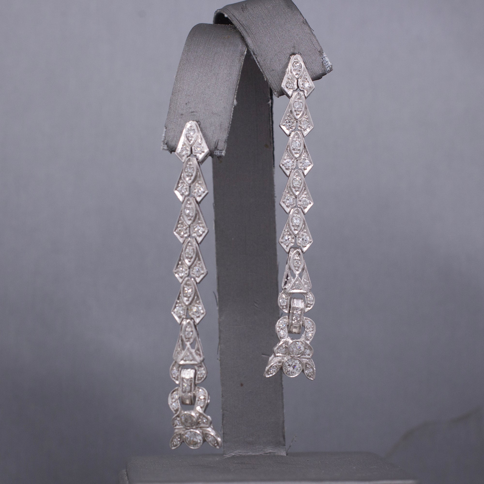 Exquisite Art Deco Old European Cut Diamond Dangle Earrings in Platinum
