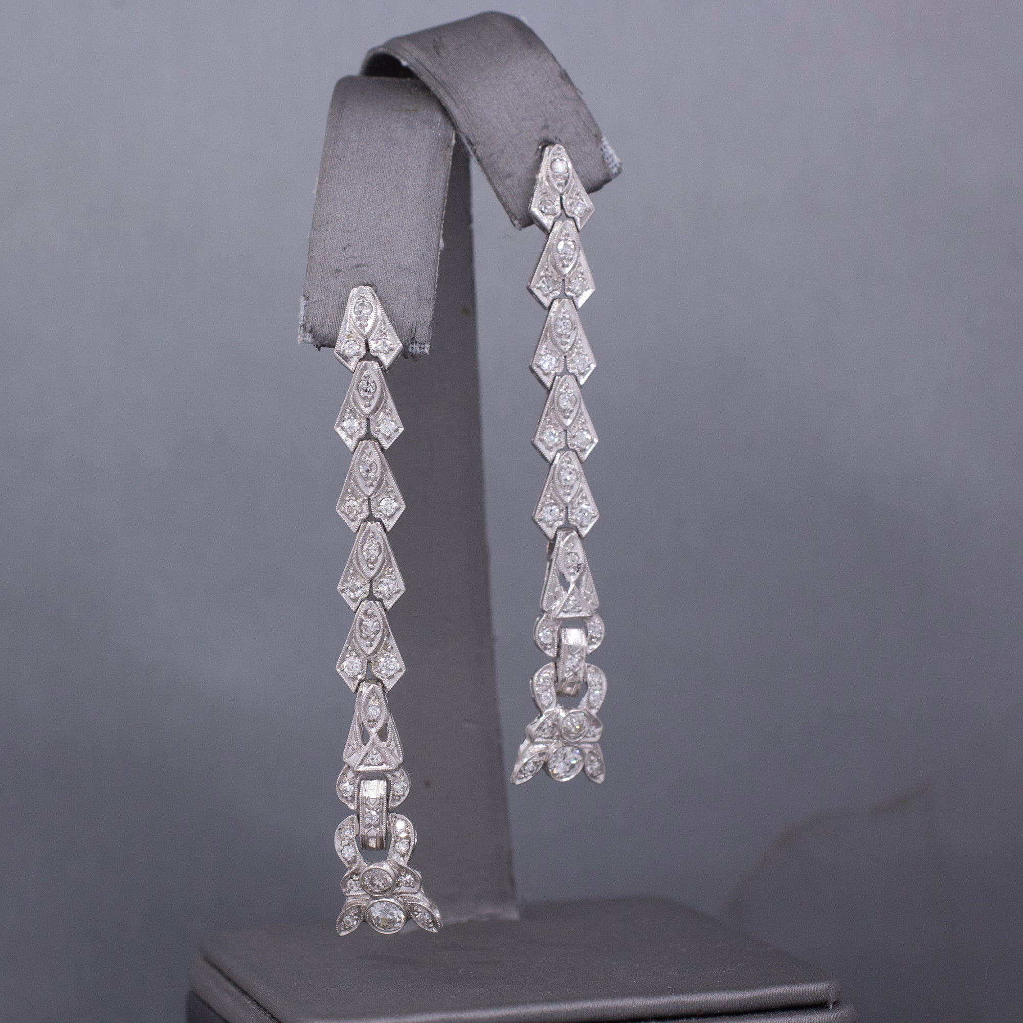 Exquisite Art Deco Old European Cut Diamond Dangle Earrings in Platinum