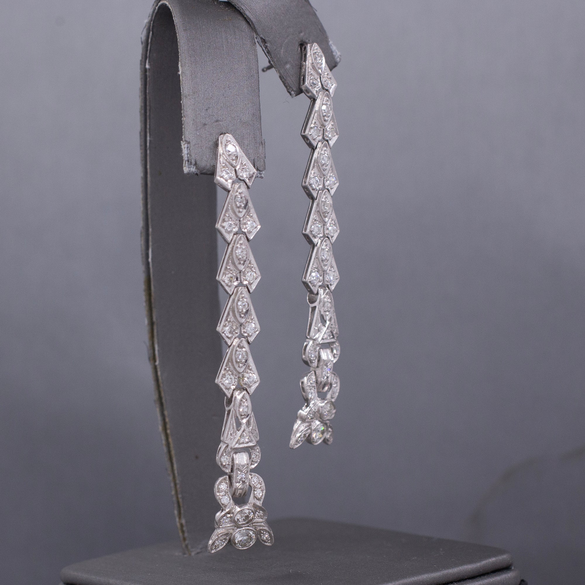 Exquisite Art Deco Old European Cut Diamond Dangle Earrings in Platinum