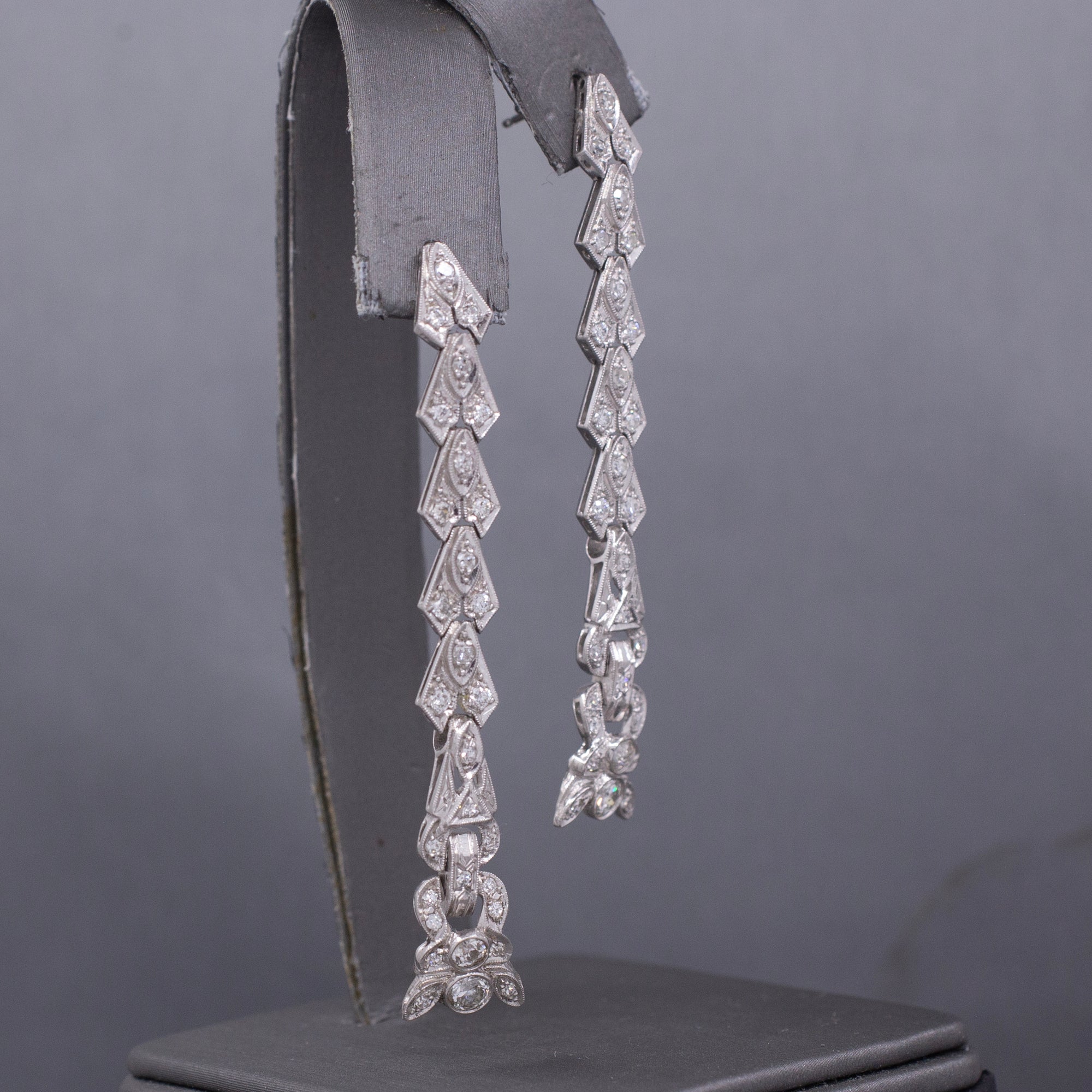 Exquisite Art Deco Old European Cut Diamond Dangle Earrings in Platinum