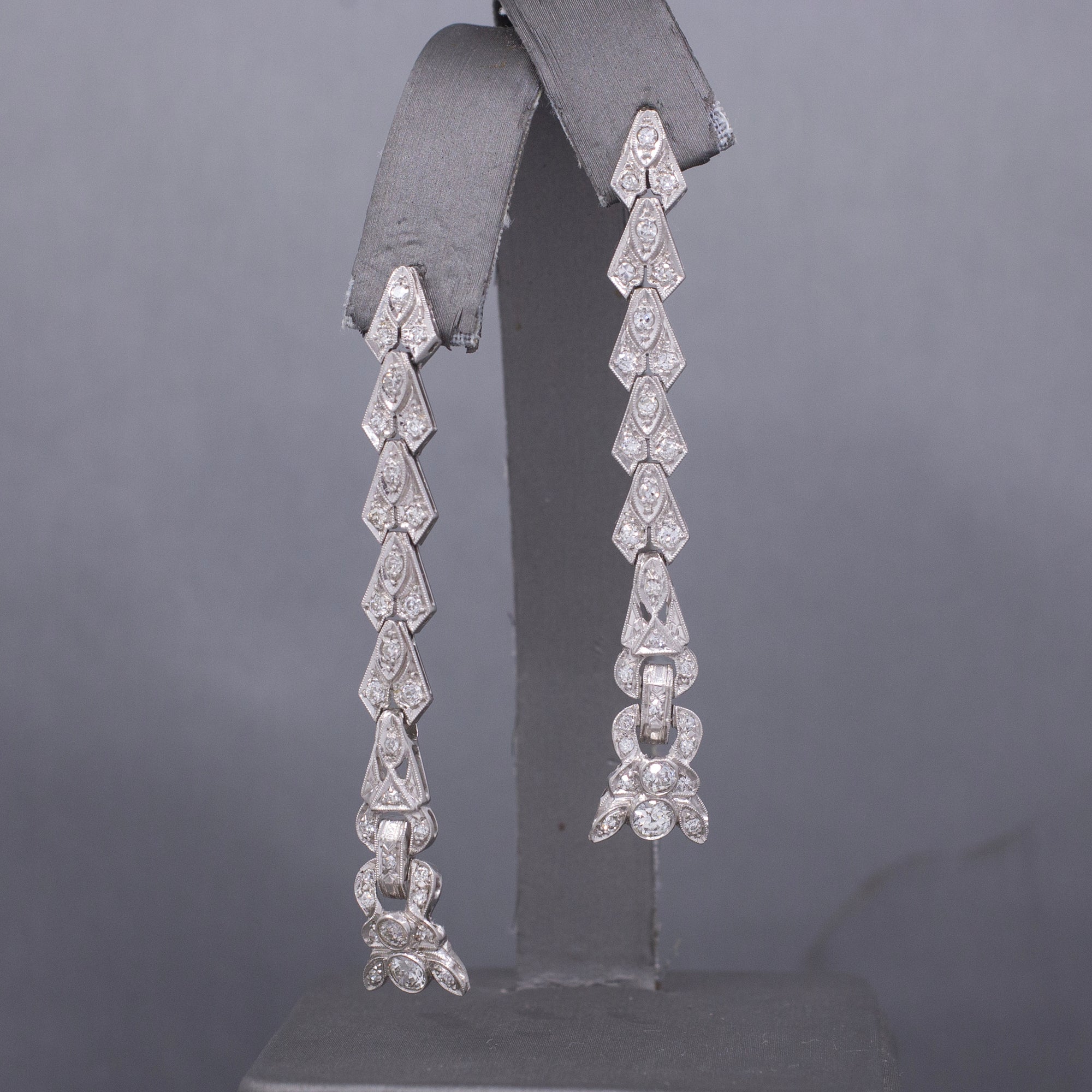Exquisite Art Deco Old European Cut Diamond Dangle Earrings in Platinum