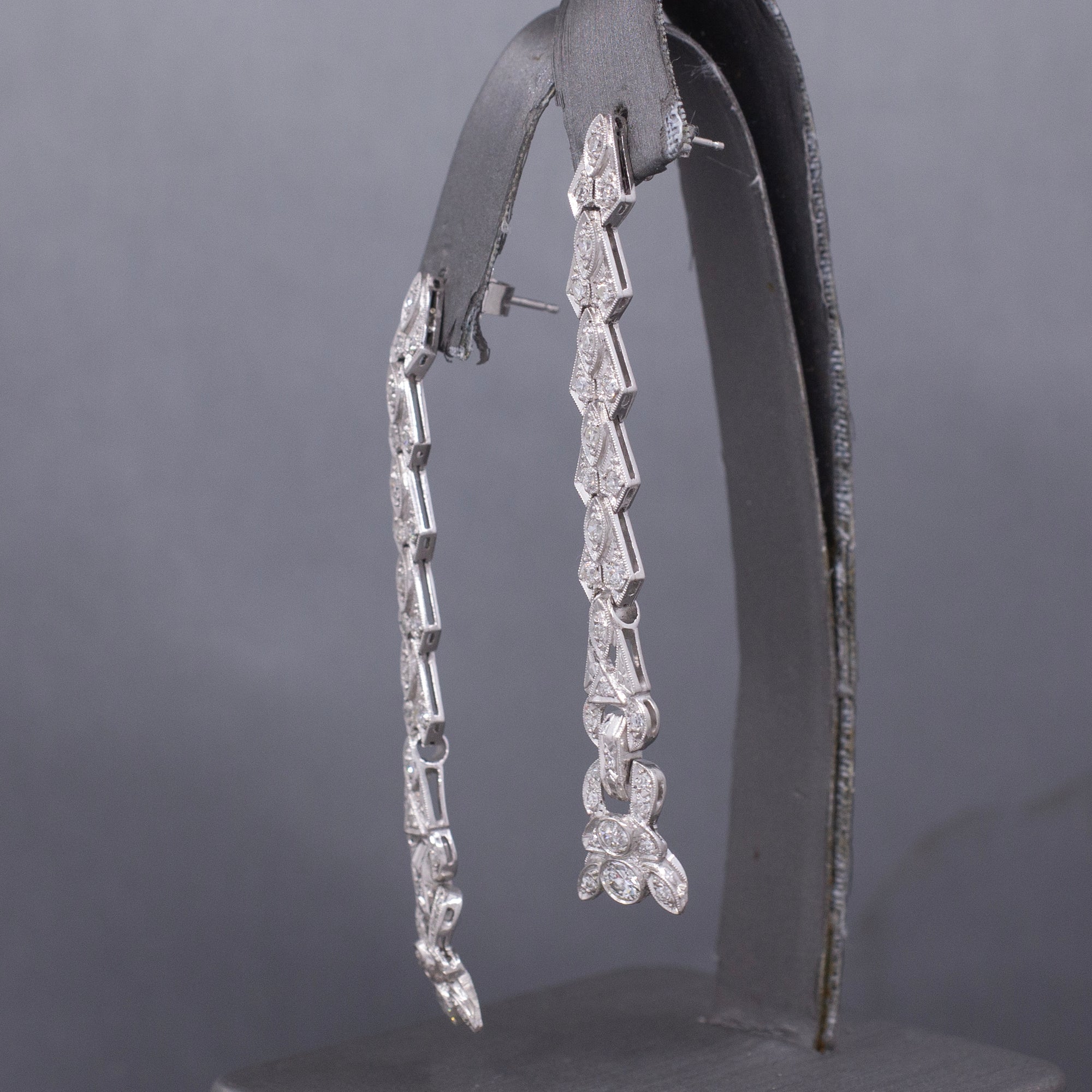 Exquisite Art Deco Old European Cut Diamond Dangle Earrings in Platinum