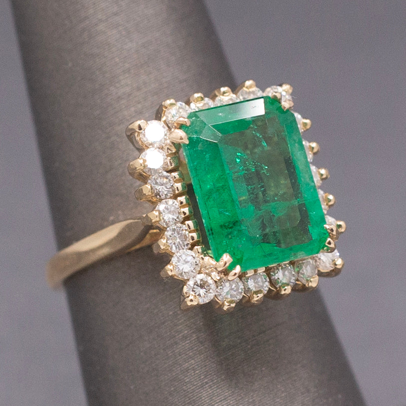 Exquisite GIA Certified Brazilian Emerald and Diamond Ring in 14k Yellow Gold