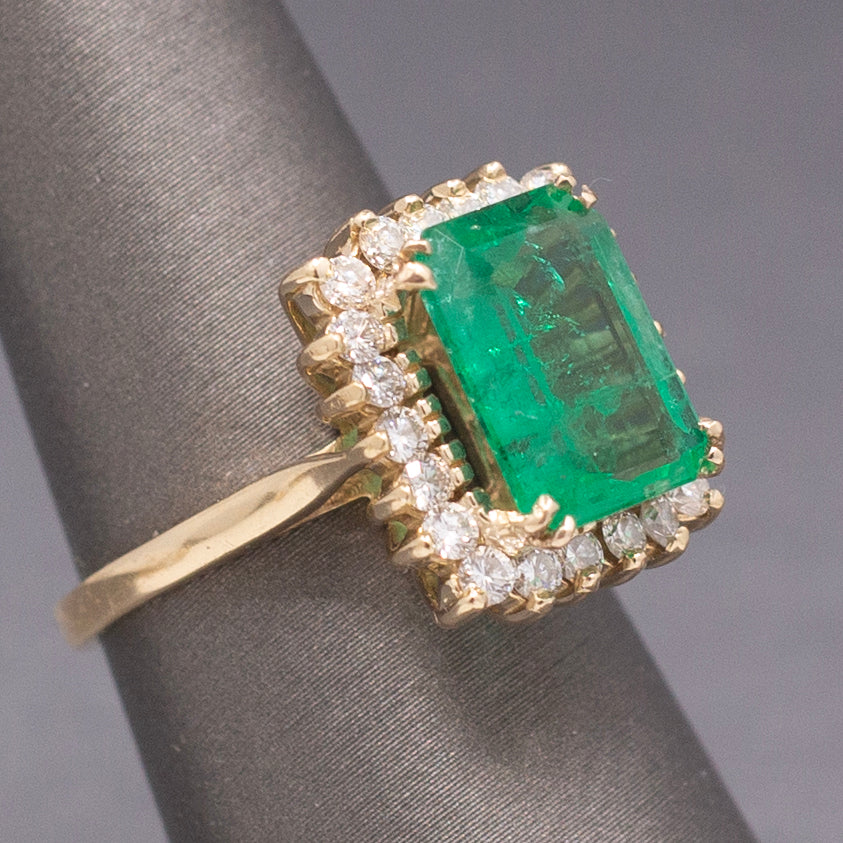 Exquisite GIA Certified Brazilian Emerald and Diamond Ring in 14k Yellow Gold
