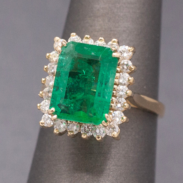 Exquisite GIA Certified Brazilian Emerald and Diamond Ring in 14k Yellow Gold