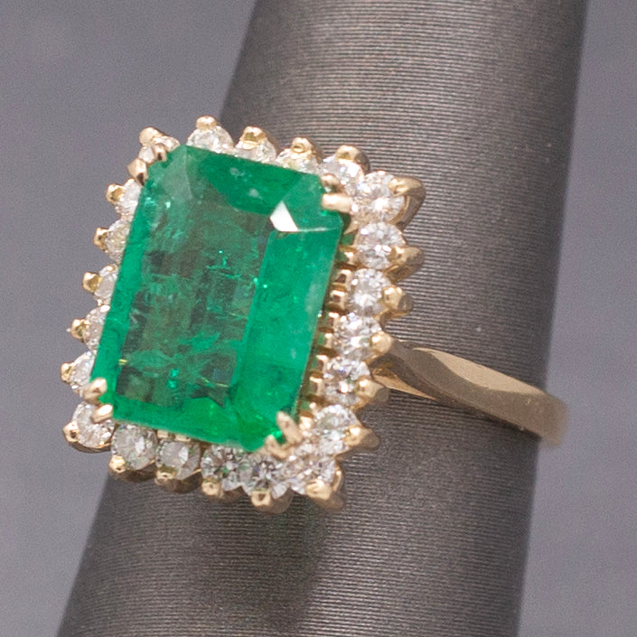 Exquisite GIA Certified Brazilian Emerald and Diamond Ring in 14k Yellow Gold