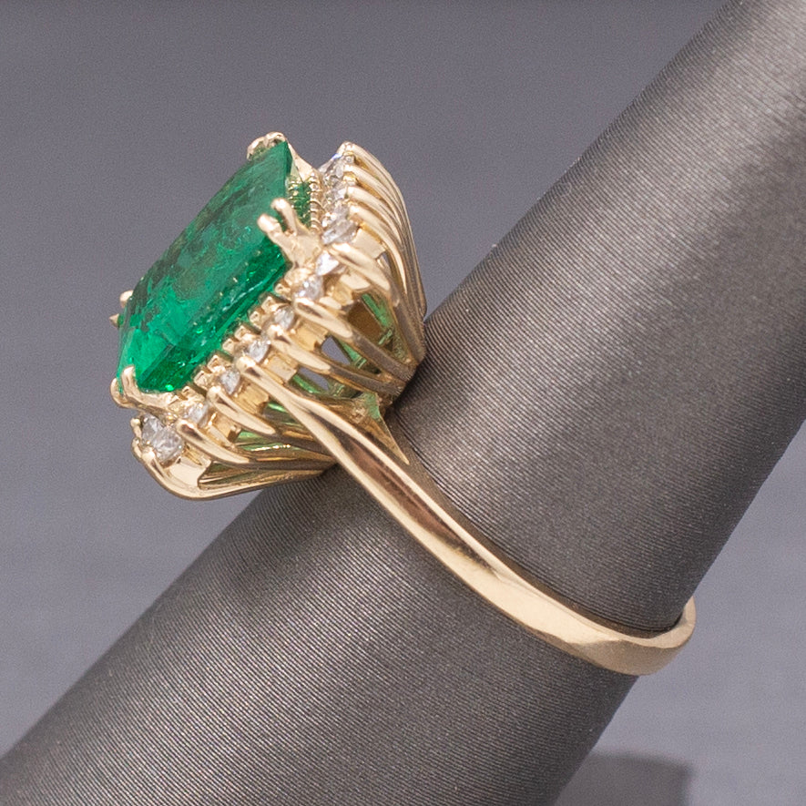 Exquisite GIA Certified Brazilian Emerald and Diamond Ring in 14k Yellow Gold