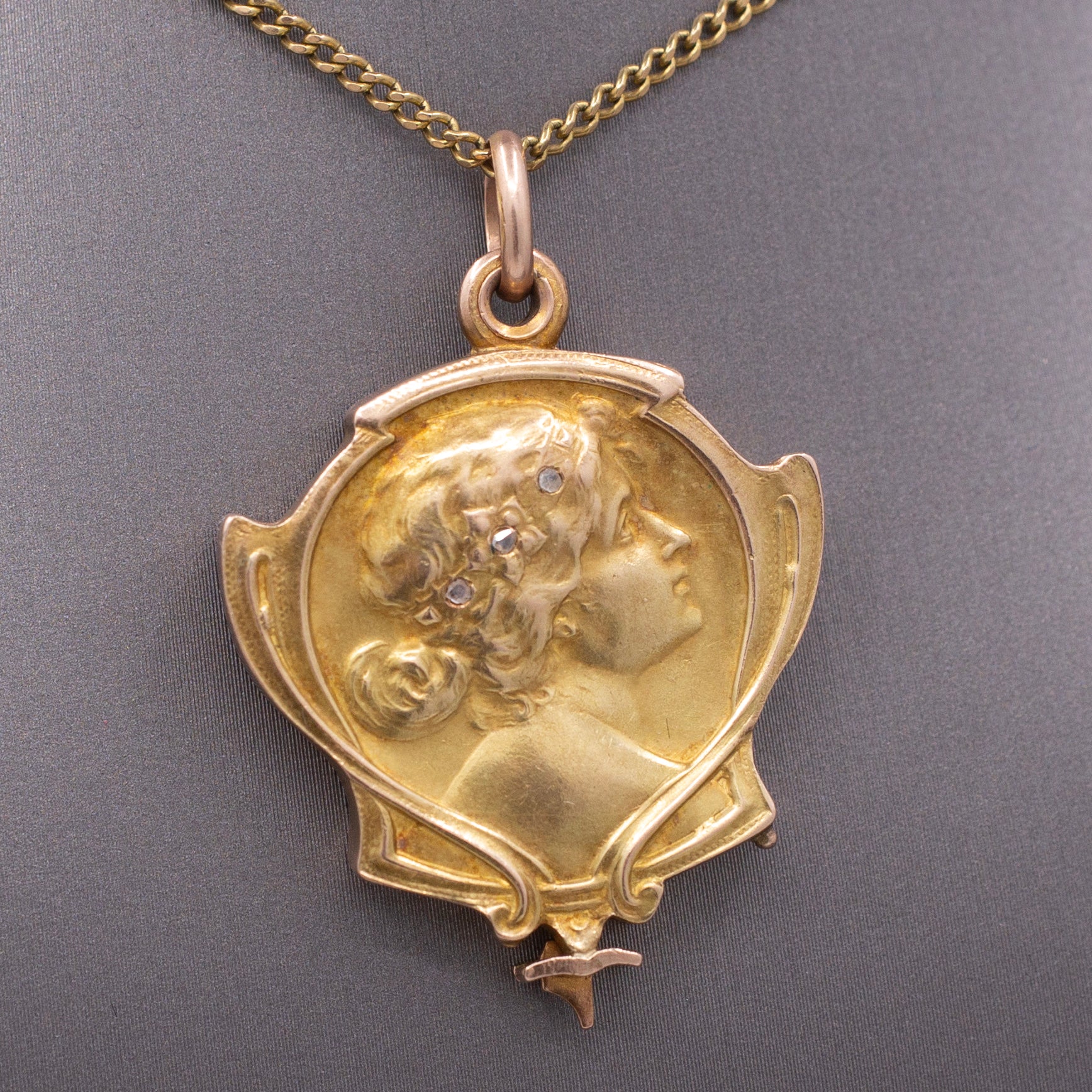 Exquisite Art Nouveau Locket with Diamond Slices in 18k Yellow Gold