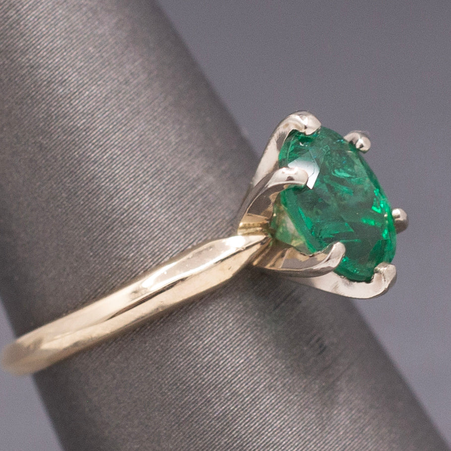 Vivid Sparkling Natural Oval Cut Emerald Solitaire Ring in 14k Yellow Gold