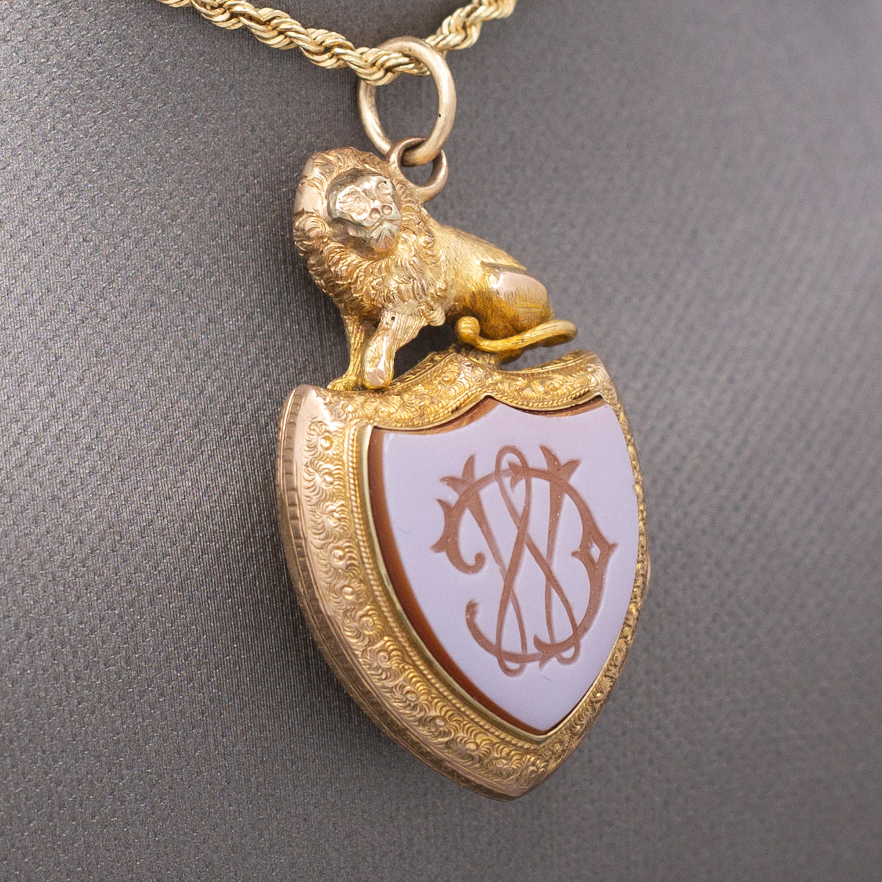 Exceptional Antique Victorian Lion Shield Locket with Sardonyx and Bloodstone in 14k Yellow Gold