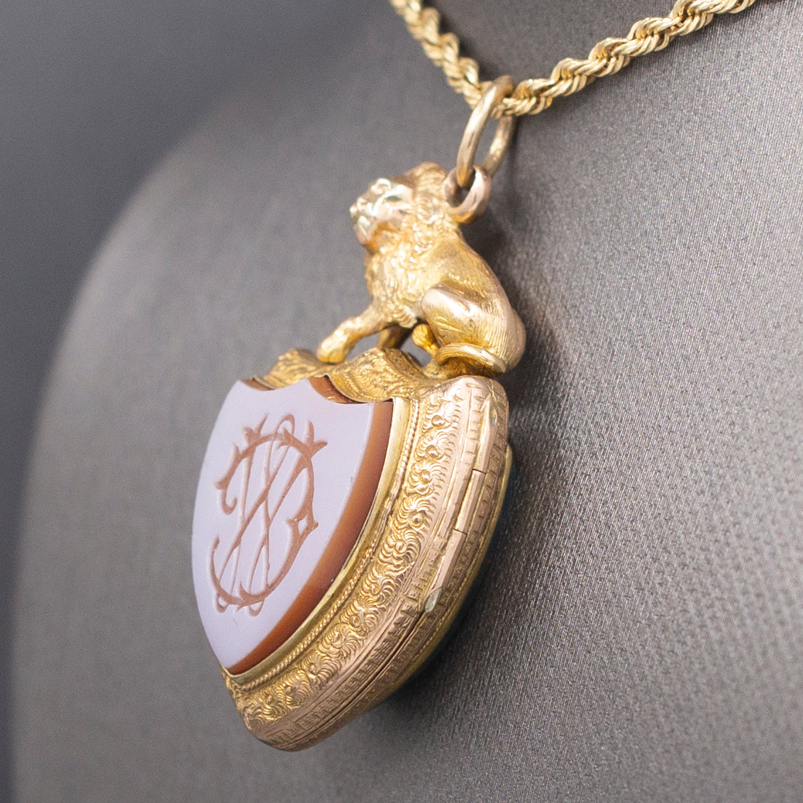 Exceptional Antique Victorian Lion Shield Locket with Sardonyx and Bloodstone in 14k Yellow Gold