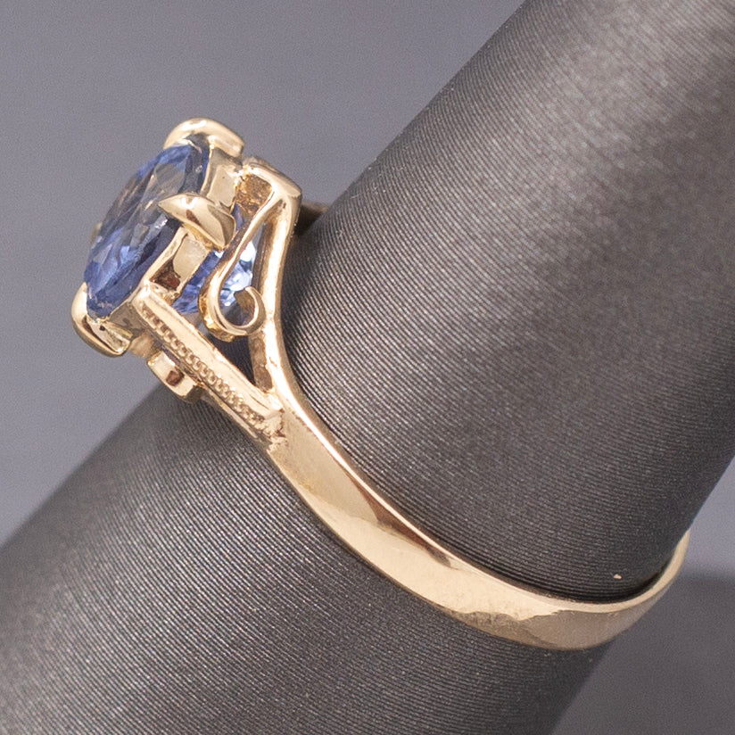 Vintage Cornflower Blue 2.43ct Natural Sapphire Ring in 14k Yellow Gold