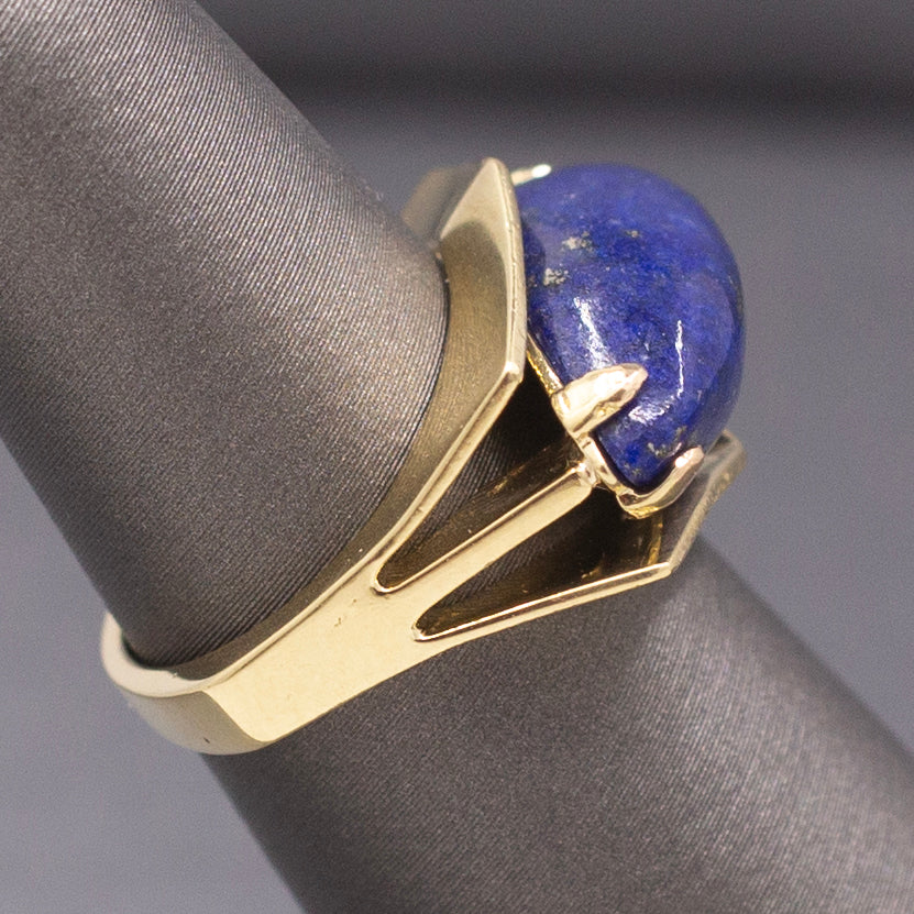 Vintage Modernist Lapis Lazuli East West Set Ring in 18k Yellow Gold