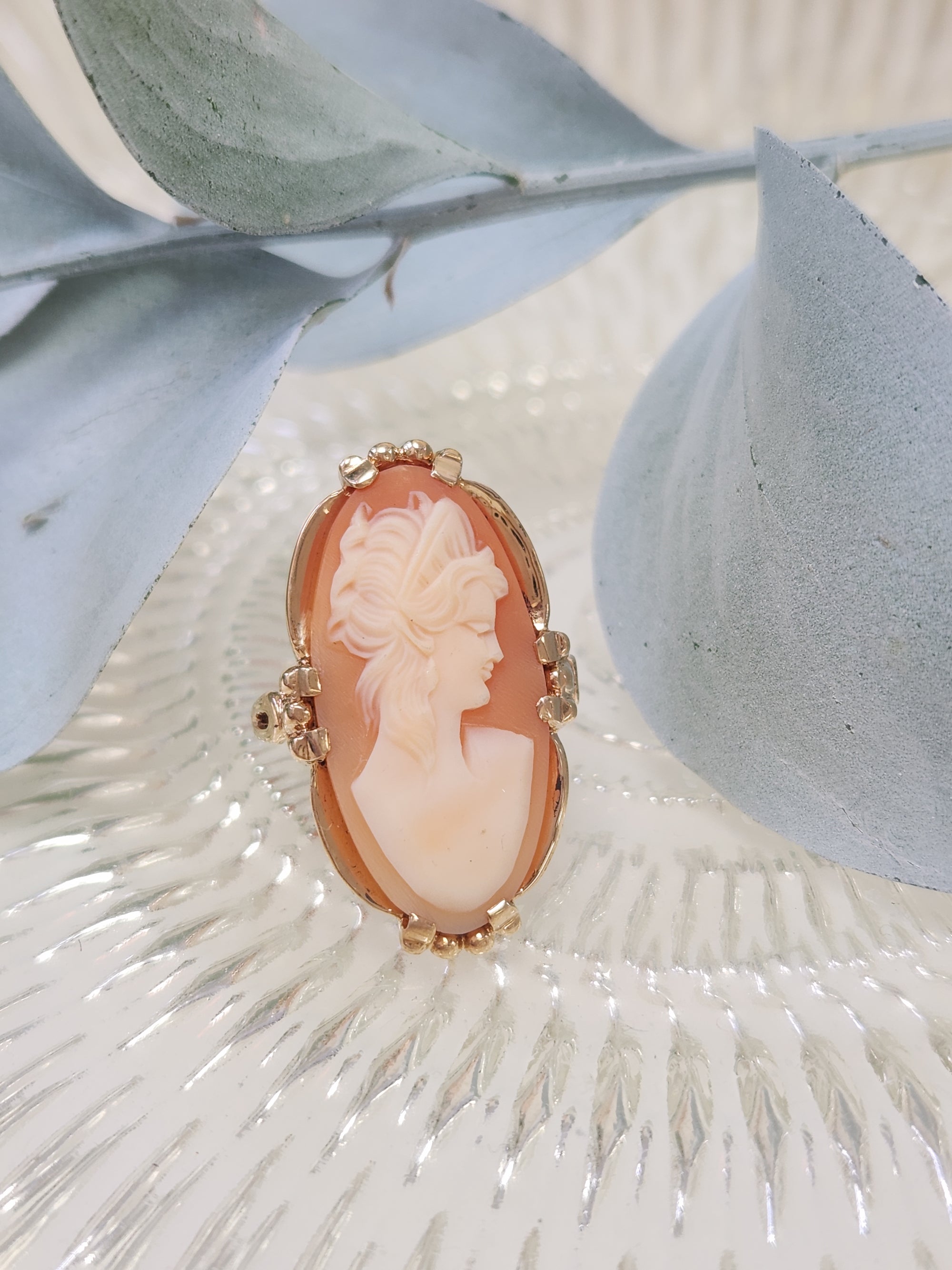 Vintage Large Shell Cameo Woman's Silhouette Statement Ring in 14k Yellow Gold