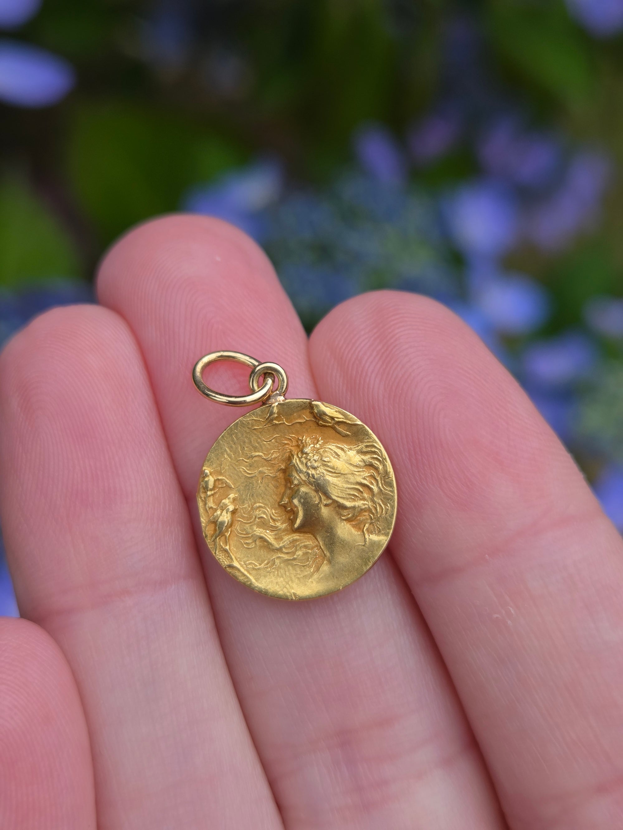 Lovely Art Nouveau Pendant of Women's Silhouette in Solid 18k Yellow Gold