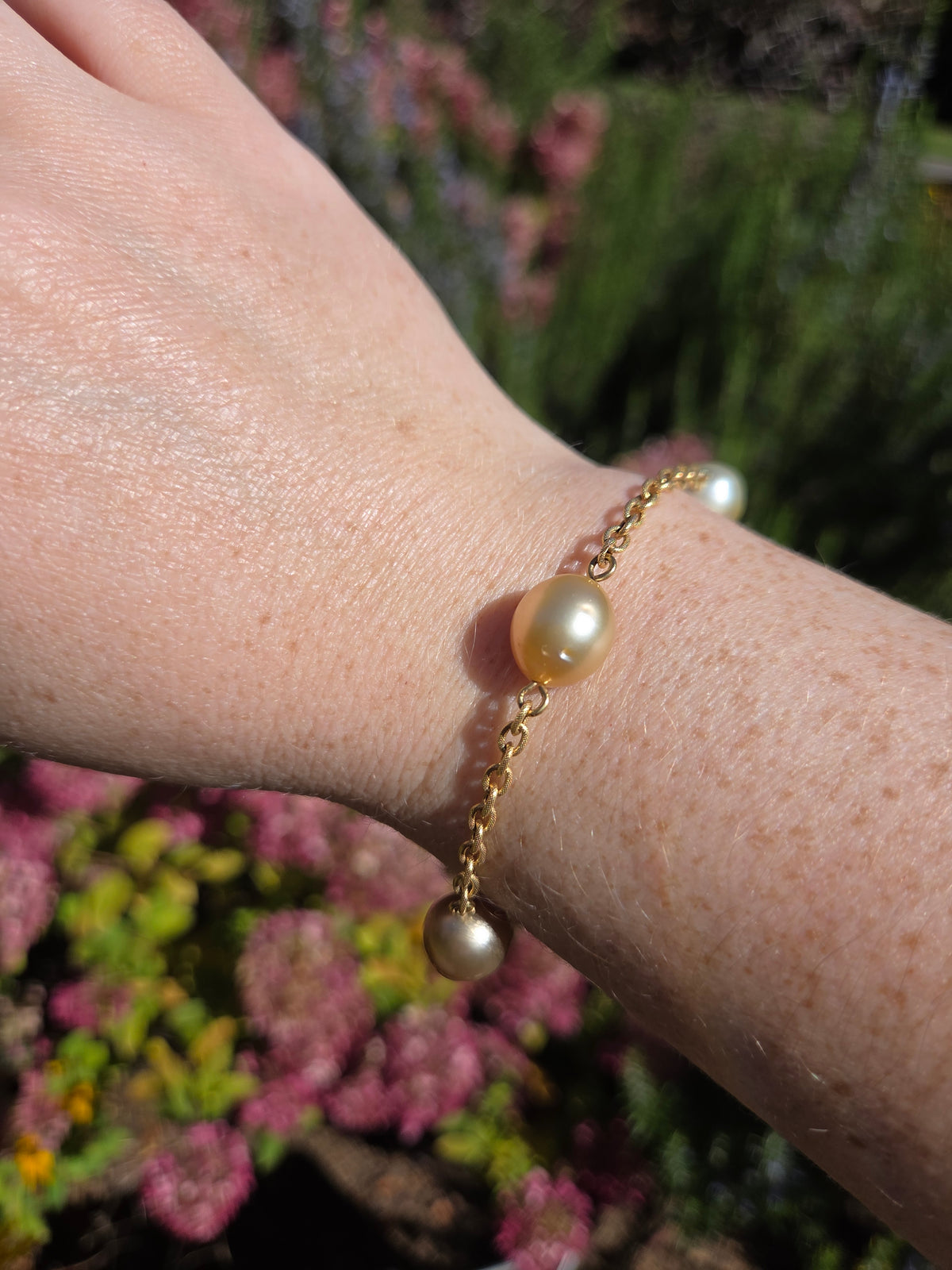Yvel Golden South Sea Pearl Station Chain Bracelet in 18k Yellow Gold