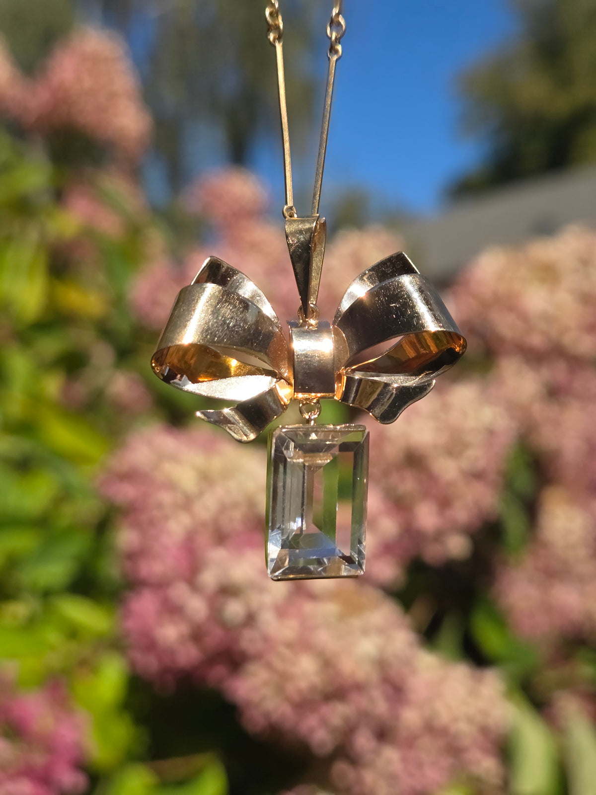 Vintage Ribbon Bow Quartz Dangle Pendant Necklace in 18k Yellow Gold