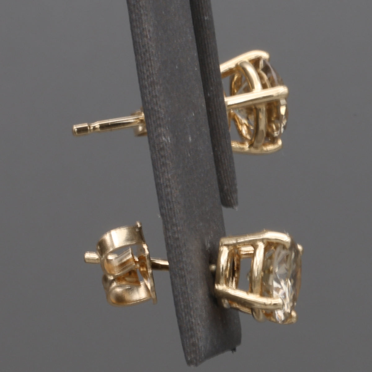 Vintage Champagne Diamond 1.50ctw Stud Earrings in 14k Yellow Gold