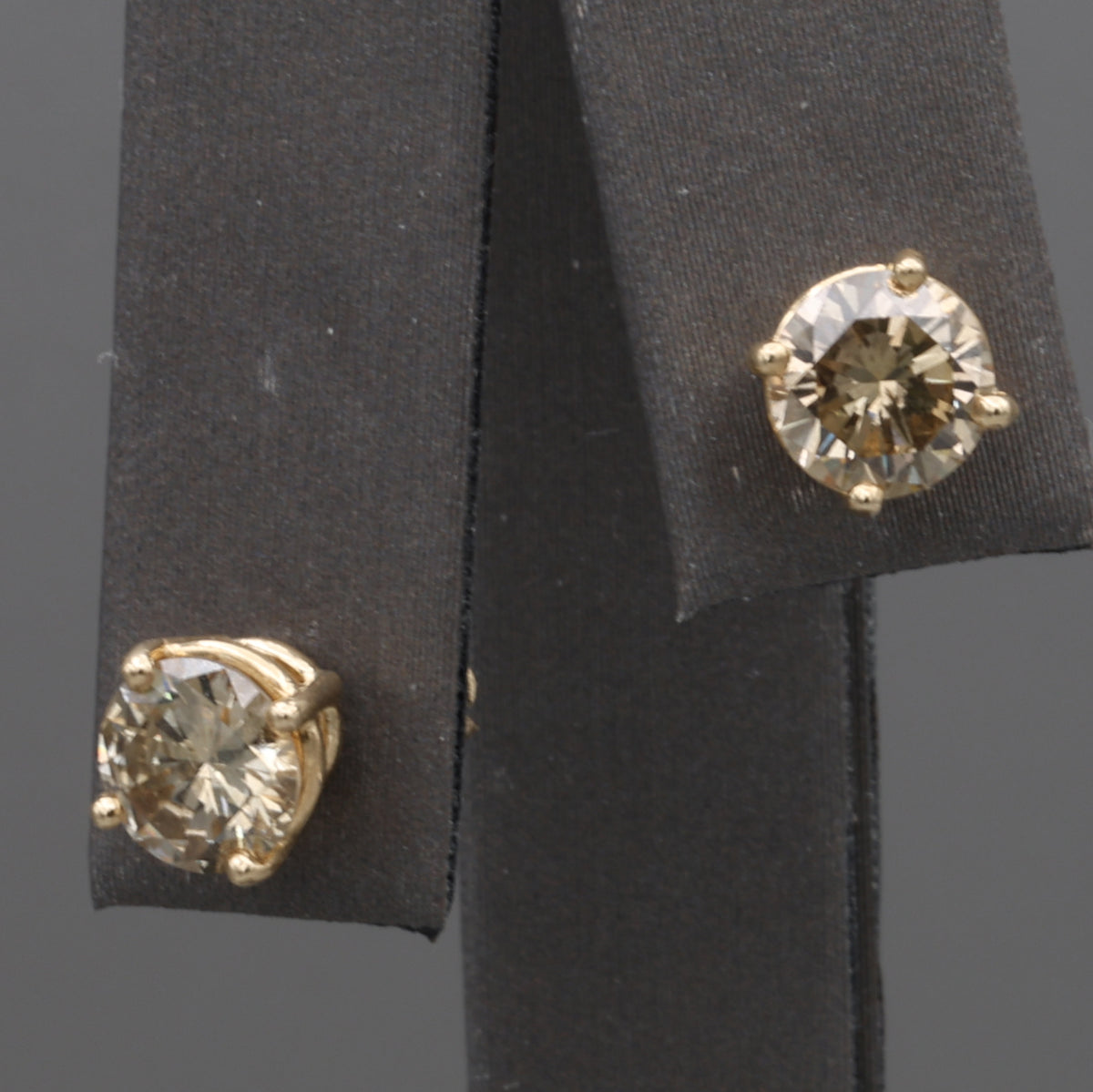 Vintage Champagne Diamond 1.50ctw Stud Earrings in 14k Yellow Gold