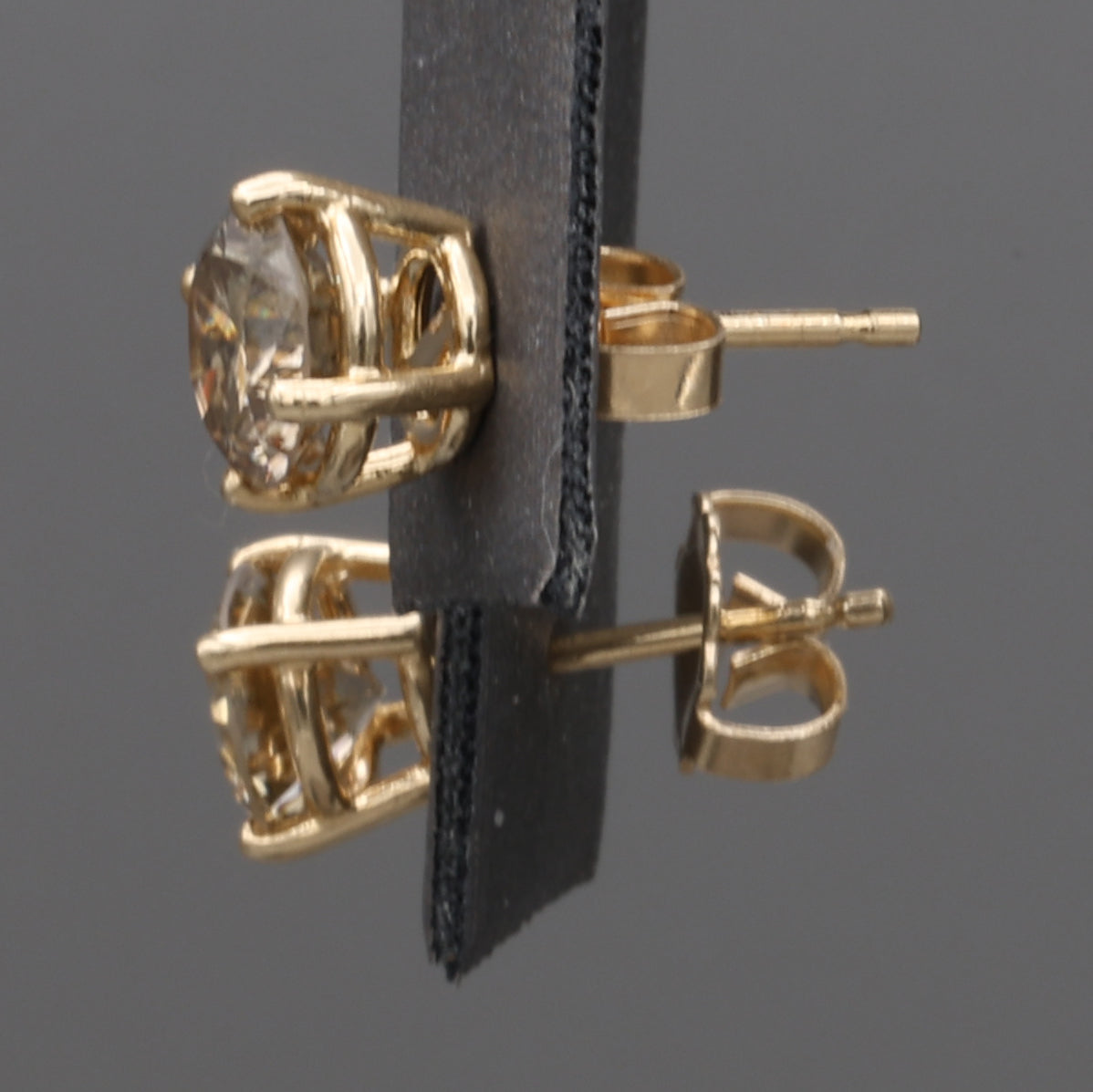 Vintage Champagne Diamond 1.50ctw Stud Earrings in 14k Yellow Gold