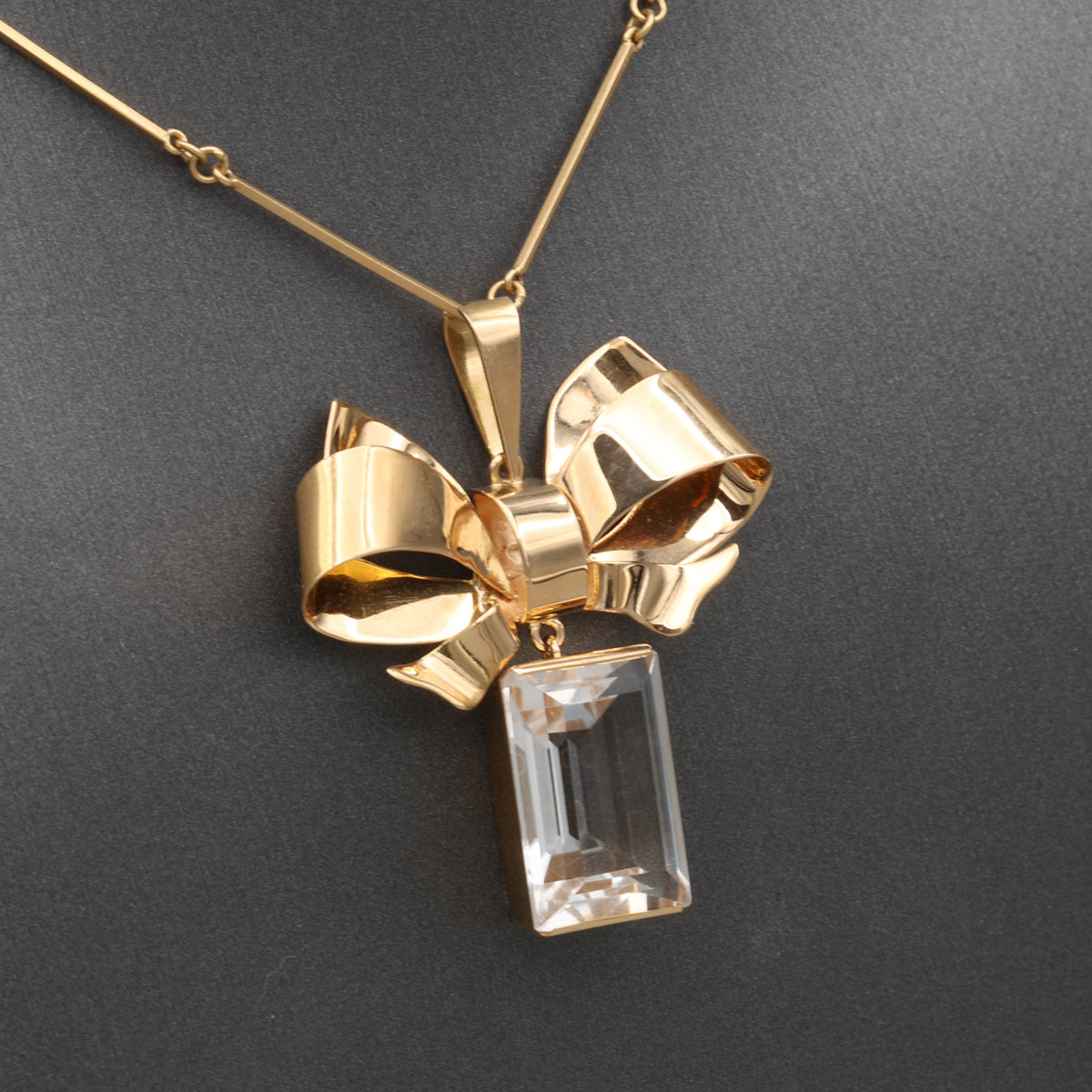 Vintage Ribbon Bow Quartz Dangle Pendant Necklace in 18k Yellow Gold