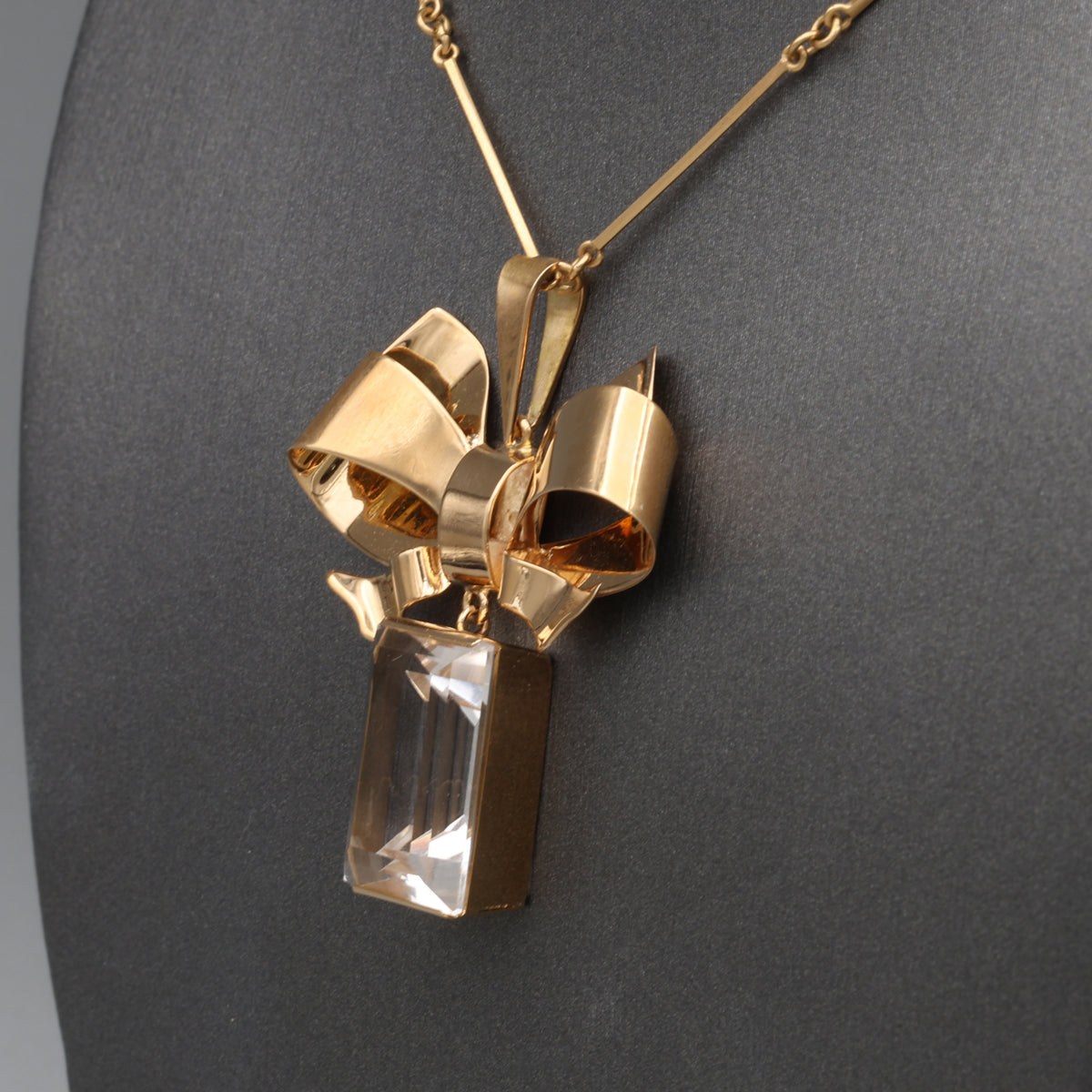 Vintage Ribbon Bow Quartz Dangle Pendant Necklace in 18k Yellow Gold