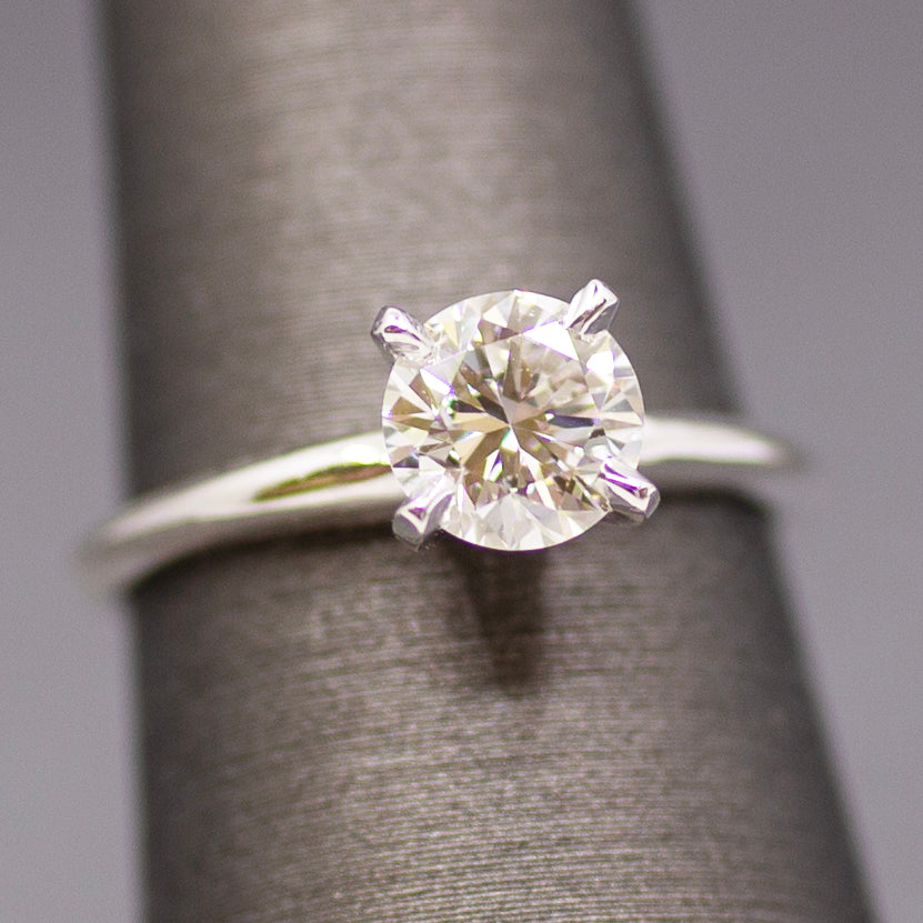 Classic Round Brilliant Cut Diamond 0.92ct Solitaire Engagement Ring in 14k White Gold