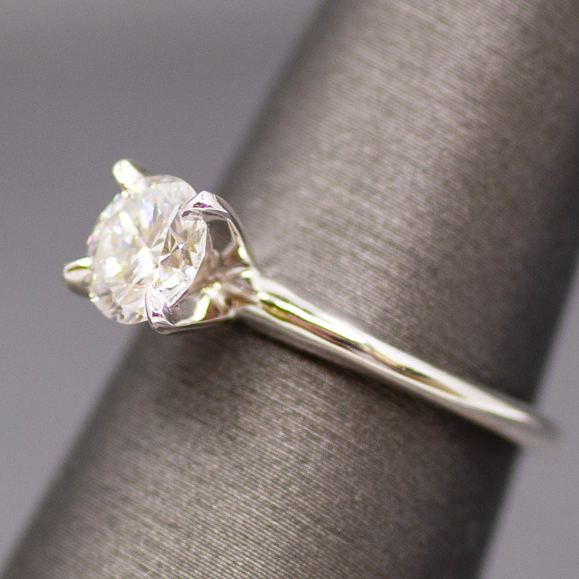 Classic Round Brilliant Cut Diamond 0.92ct Solitaire Engagement Ring in 14k White Gold