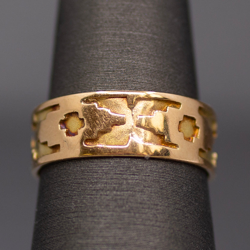 Victorian Geometric Embossed 6mm Wedding Band in 18k Yellow Gold