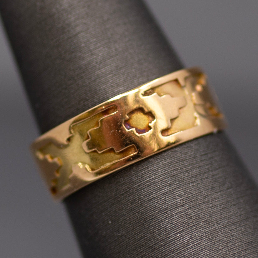 Victorian Geometric Embossed 6mm Wedding Band in 18k Yellow Gold