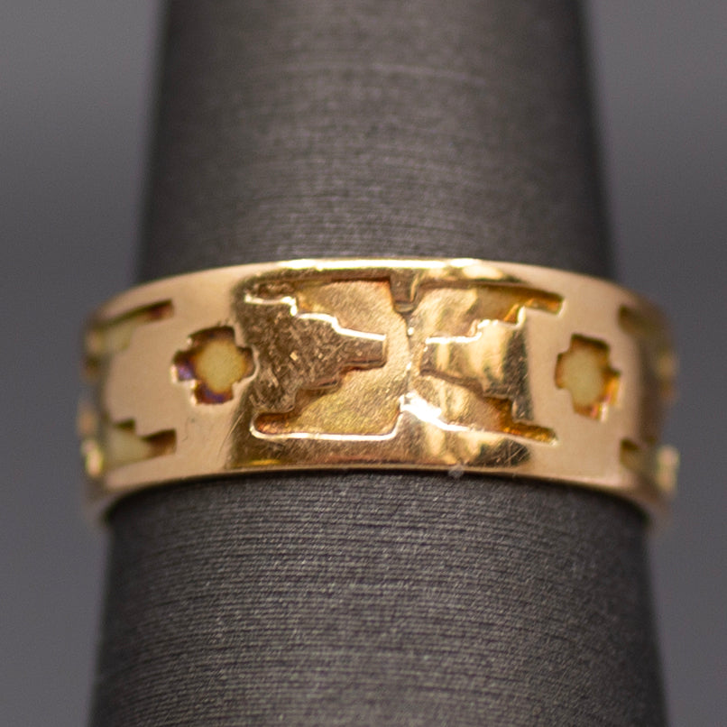 Victorian Geometric Embossed 6mm Wedding Band in 18k Yellow Gold