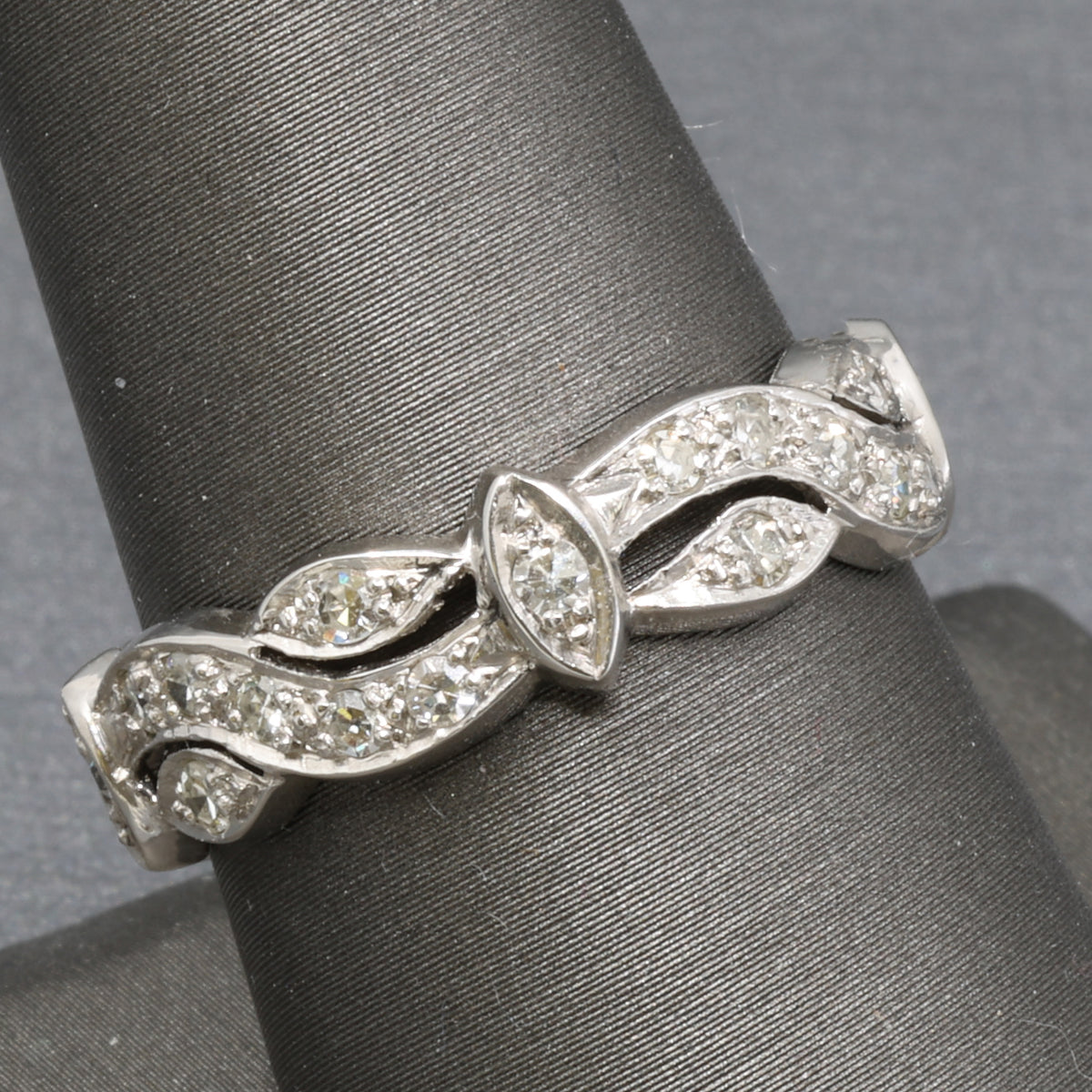 Late Art Deco Scalloped Edge Diamond Garland Eternity Band Ring in Platinum Size 9.25