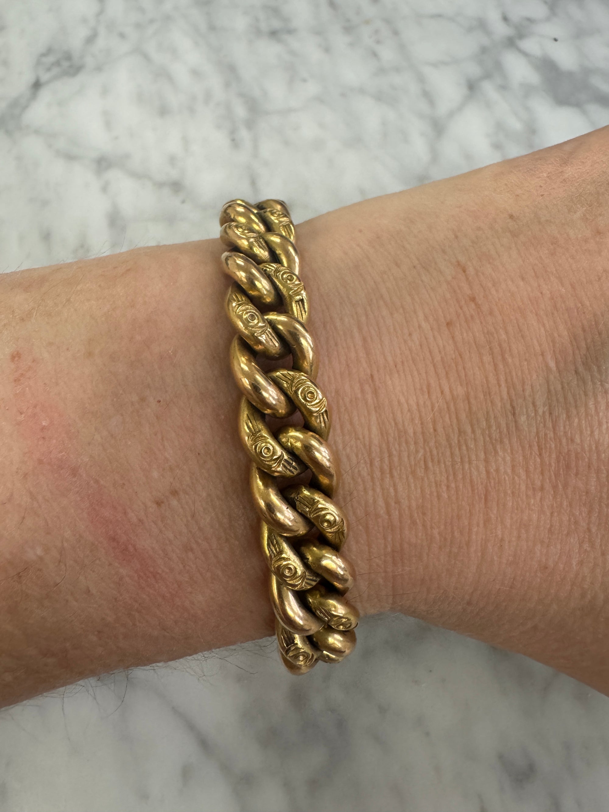 Antique Victorian Engraved Curb Link Bracelet in 18k Yellow Gold