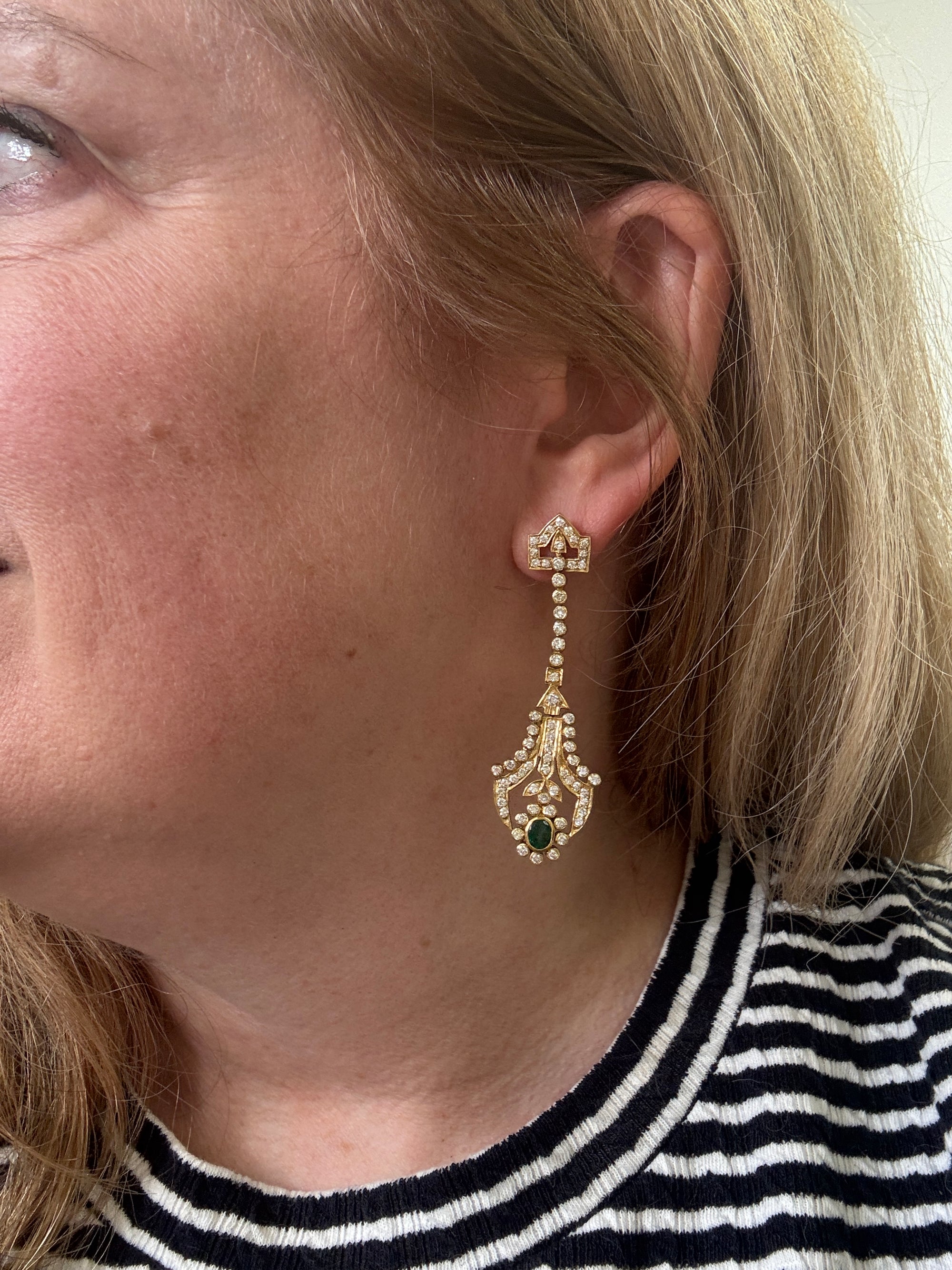 Spectacular Diamond and Emerald Drop Dangle Earrings in 18k Yellow Gold