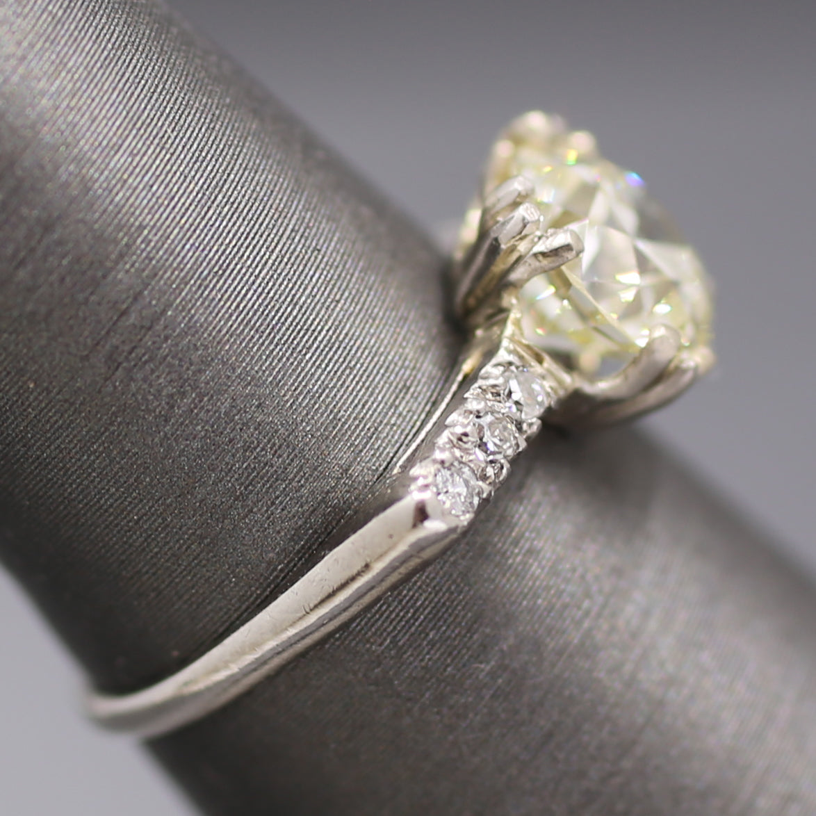 Exquisite Art Deco GIA Certified 1.91ct Old European Cut Diamond Ring in Platinum