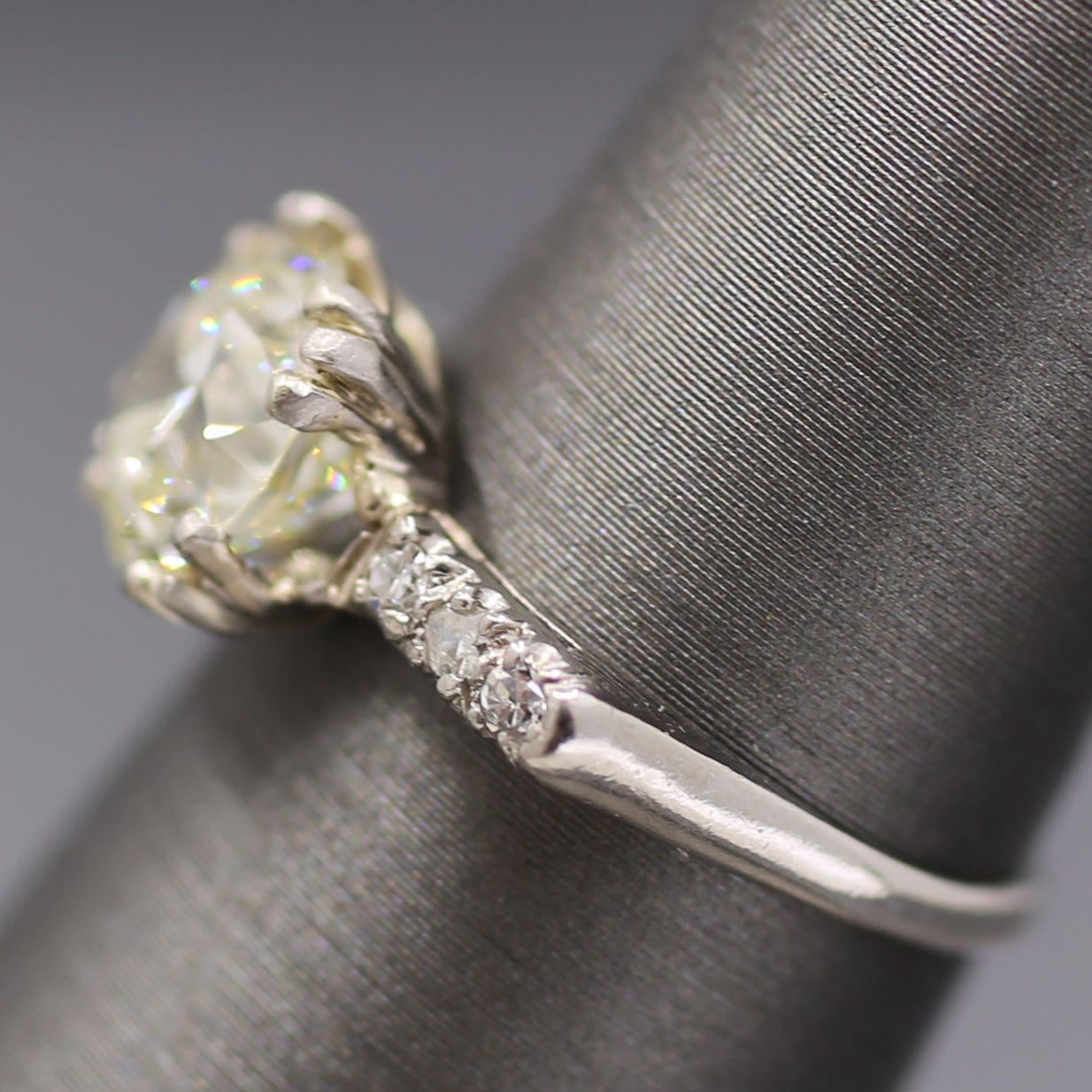 Exquisite Art Deco GIA Certified 1.91ct Old European Cut Diamond Ring in Platinum