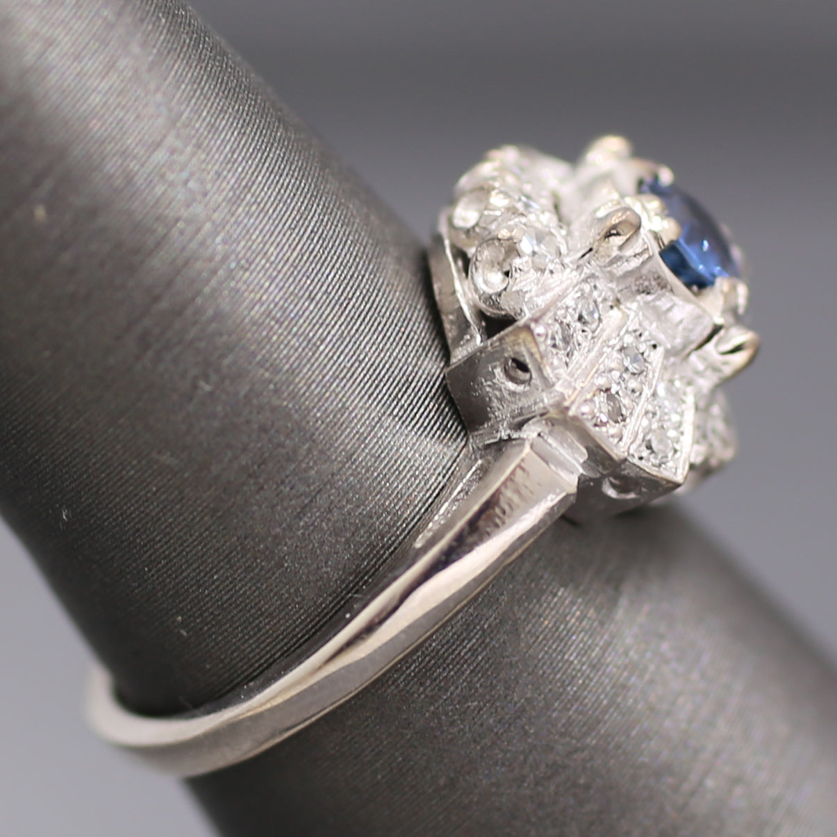 Art Deco Yogo Montana Sapphire and Diamond Ring in 14k White Gold