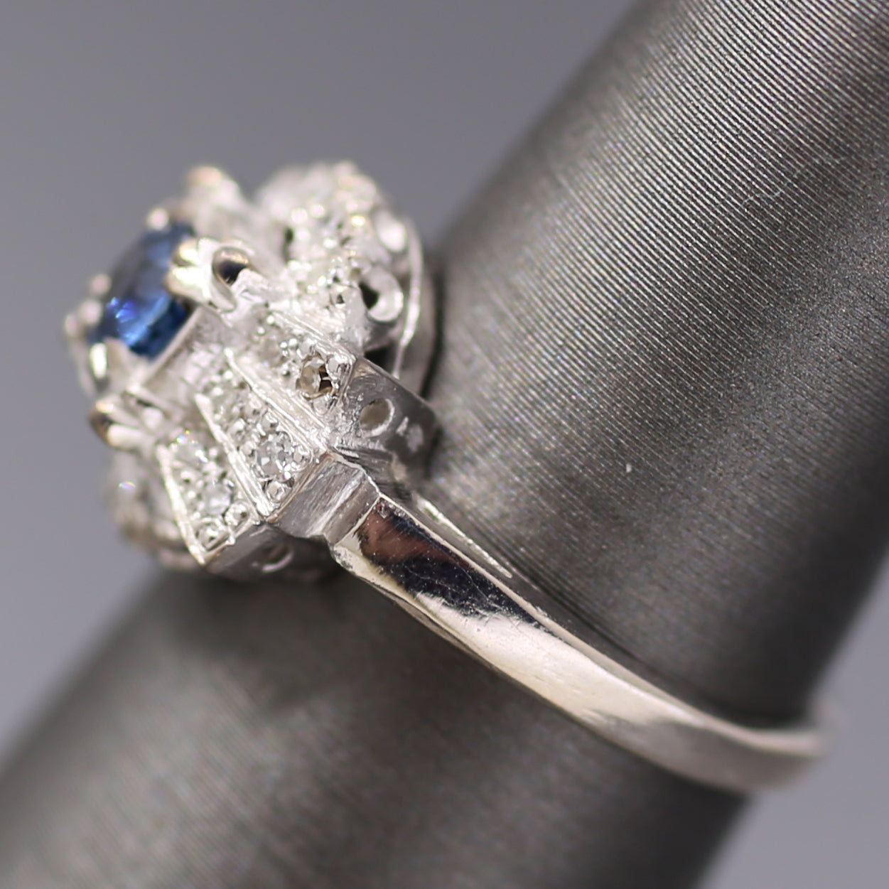 Art Deco Yogo Montana Sapphire and Diamond Ring in 14k White Gold