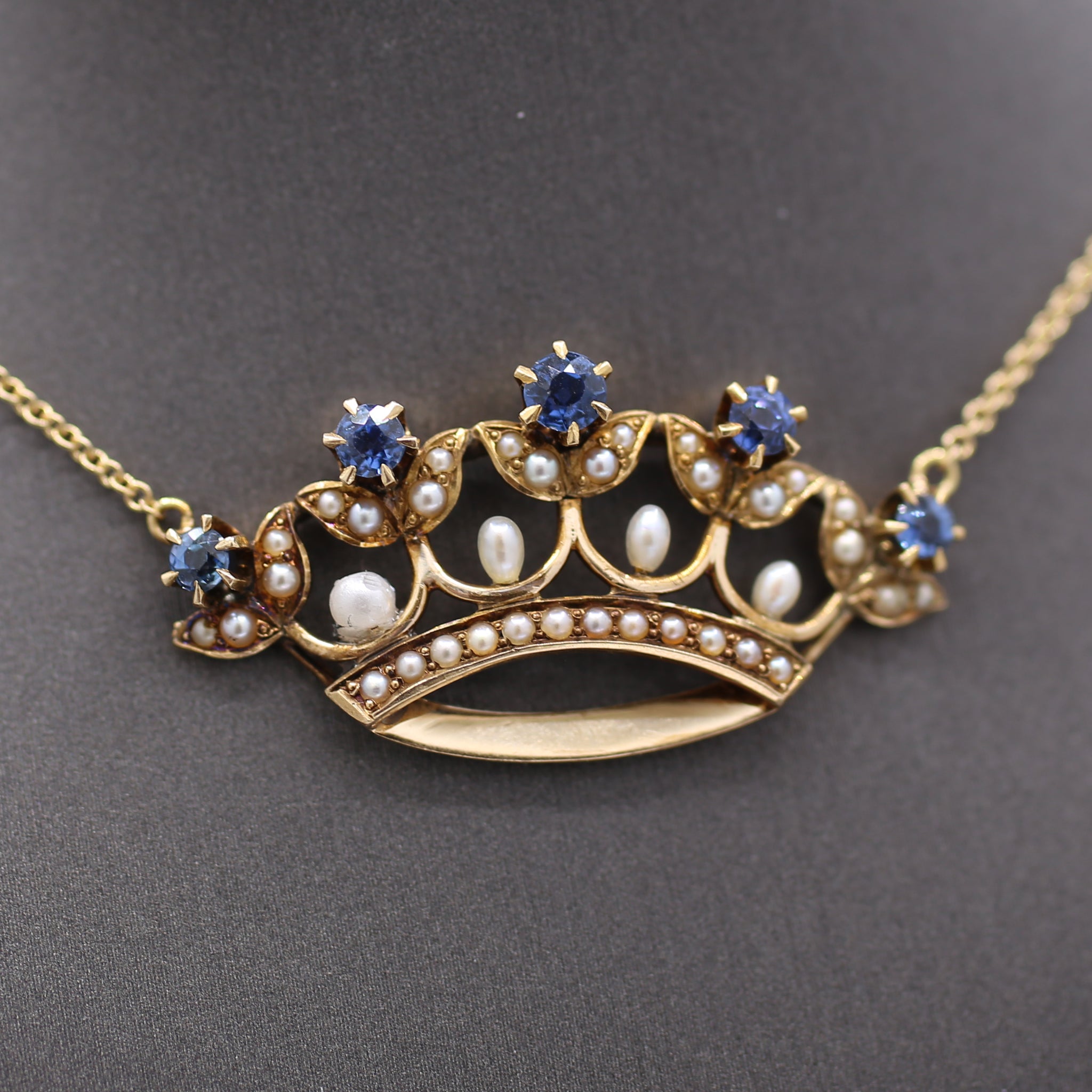 Late Victorian Yogo Sapphire and Pearl Crown Pendant Necklace in 14k Yellow Gold