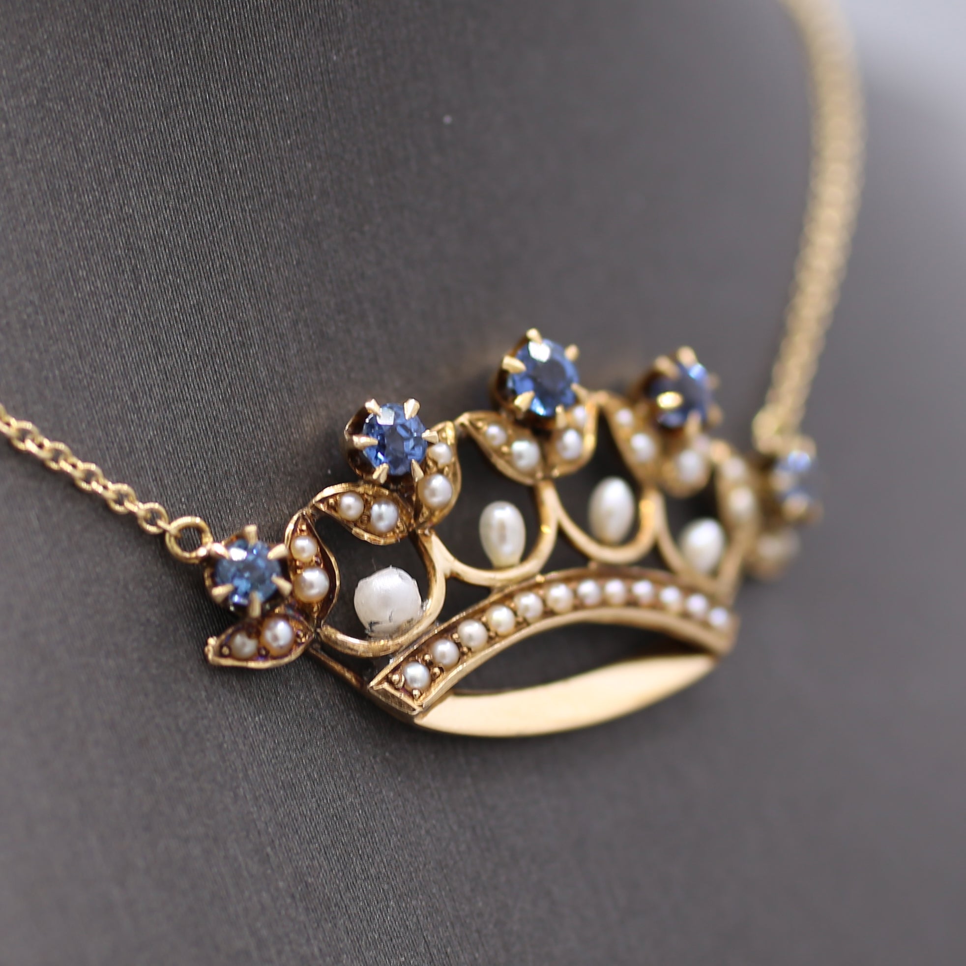 Late Victorian Yogo Sapphire and Pearl Crown Pendant Necklace in 14k Yellow Gold