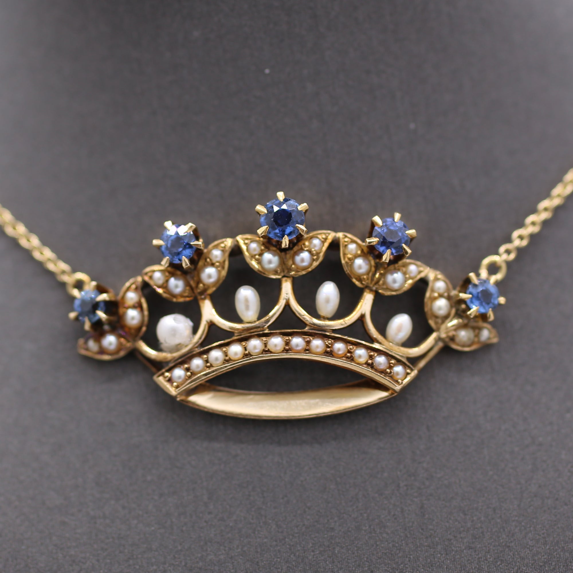 Late Victorian Yogo Sapphire and Pearl Crown Pendant Necklace in 14k Yellow Gold