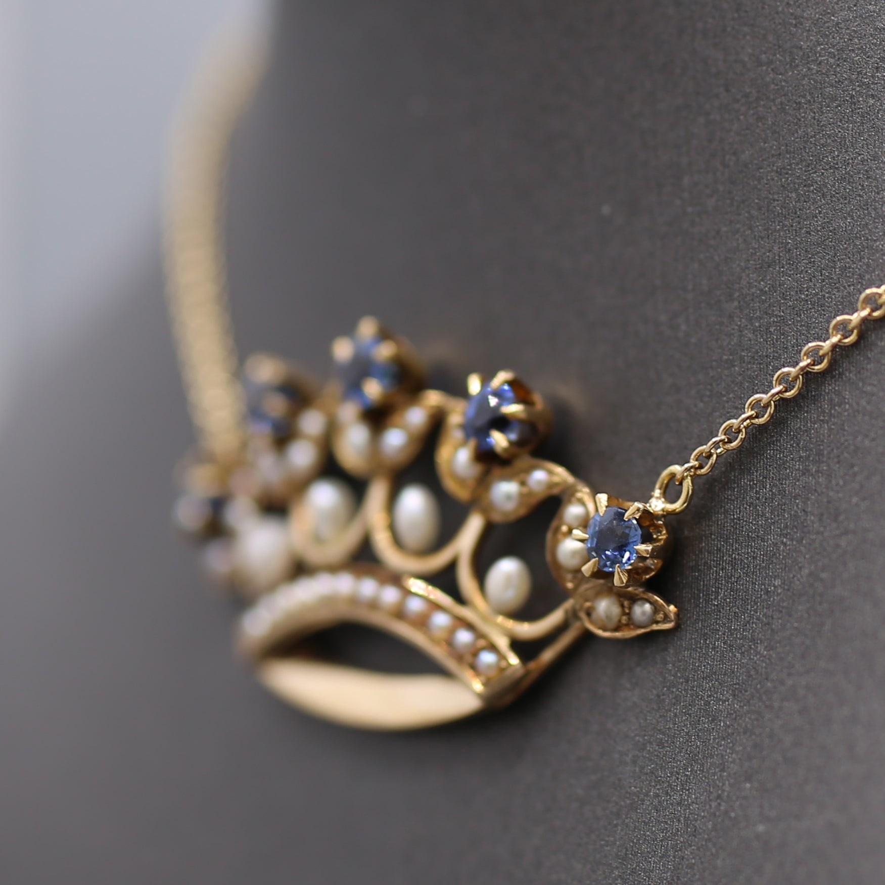 Late Victorian Yogo Sapphire and Pearl Crown Pendant Necklace in 14k Yellow Gold